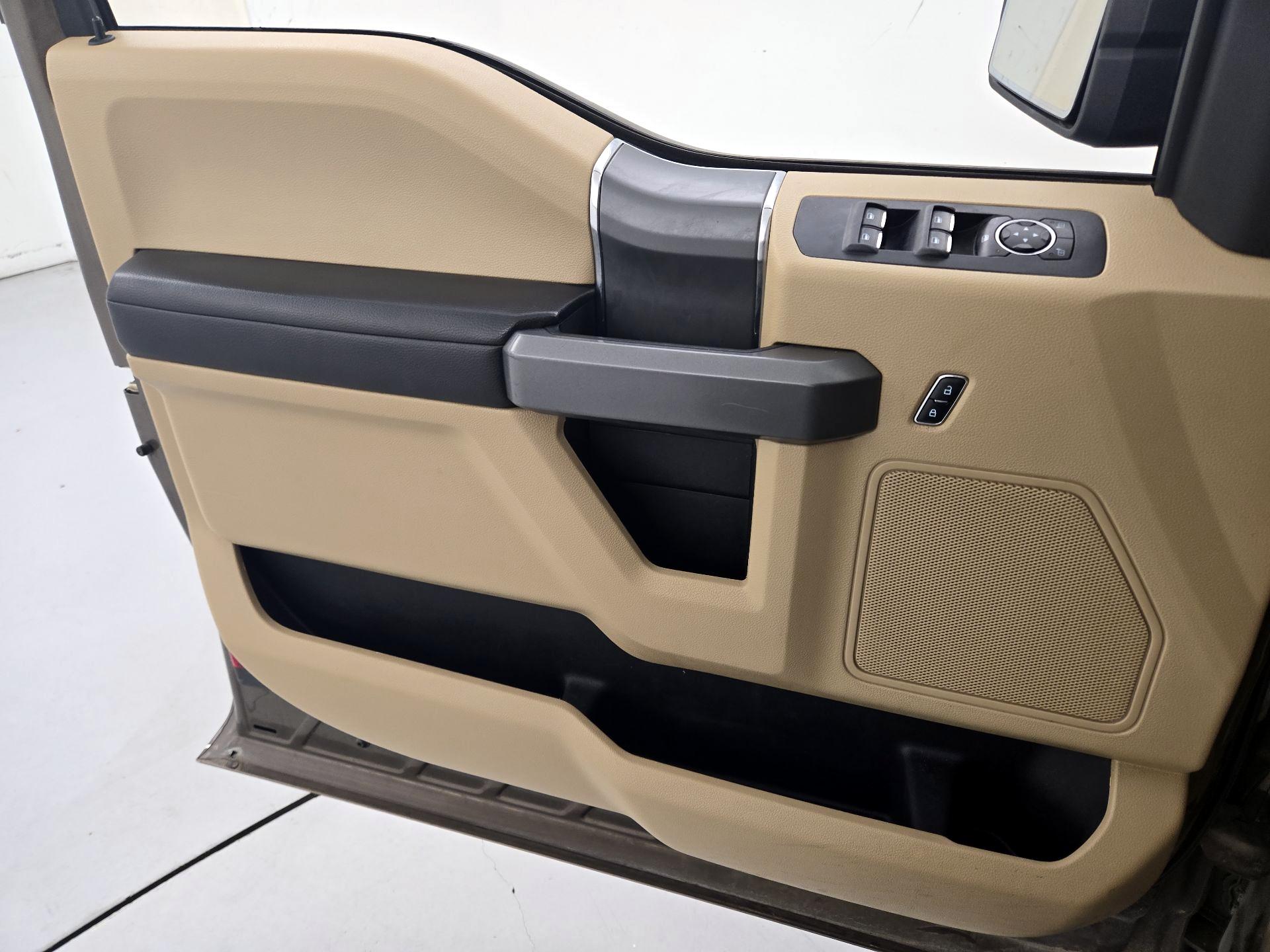 Thumbnail: 2016 Ford F-150 - 12
