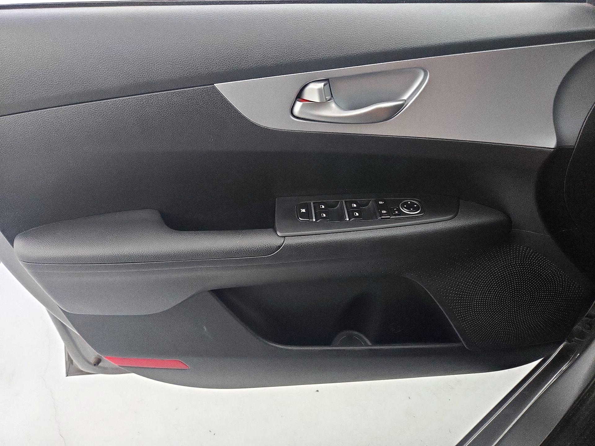 Thumbnail: 2023 Kia Forte - 12