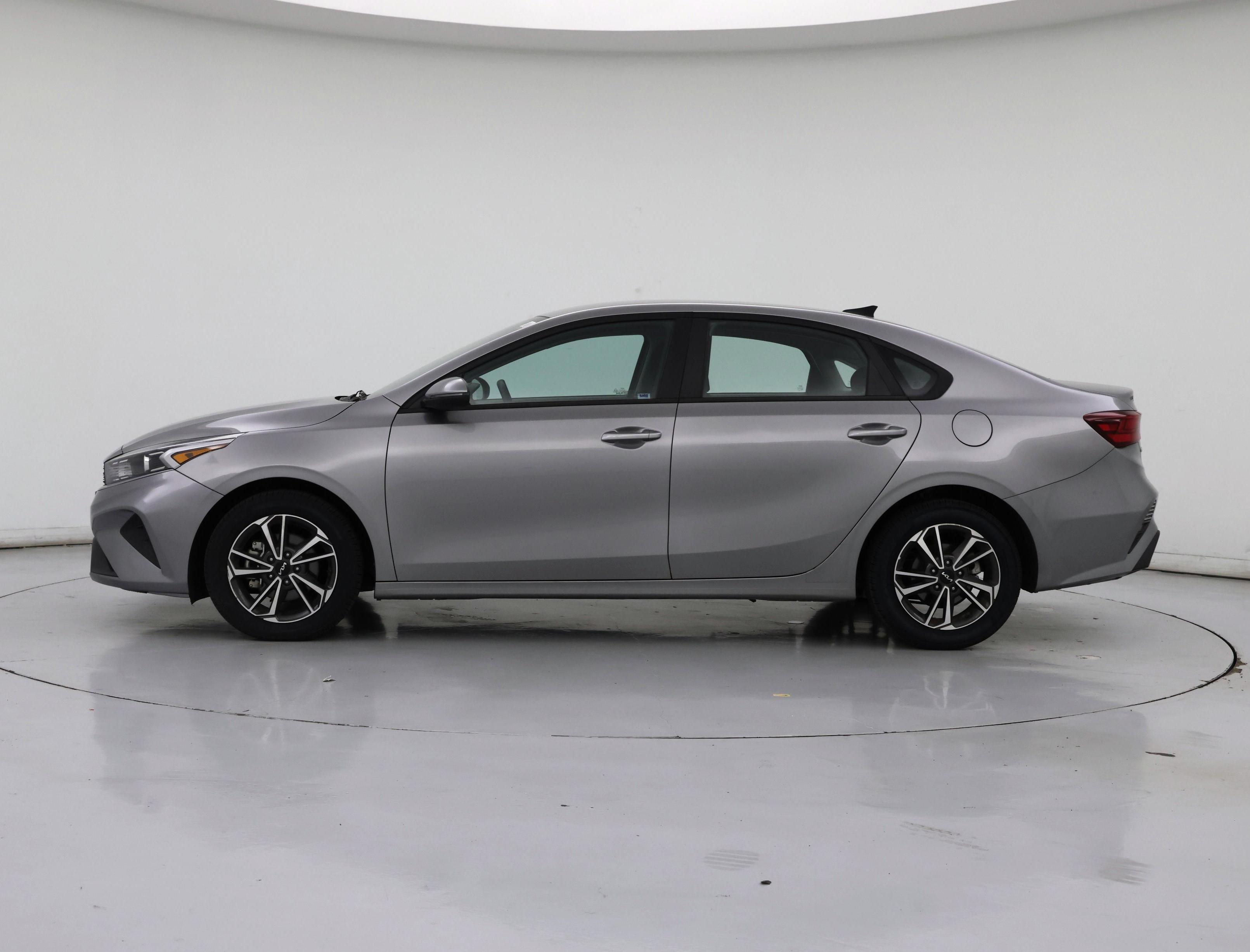 Thumbnail: 2023 Kia Forte - 3