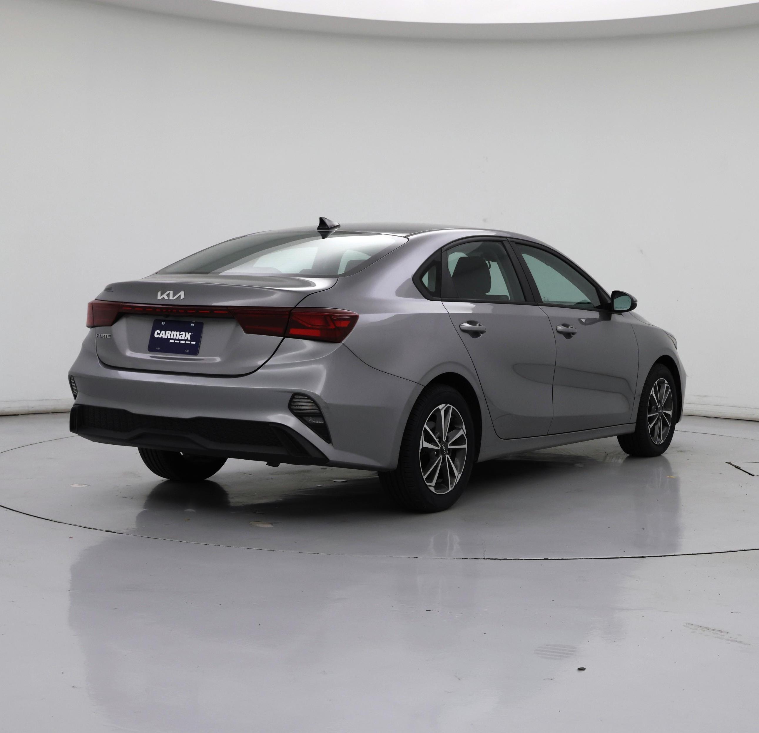 Thumbnail: 2023 Kia Forte - 8