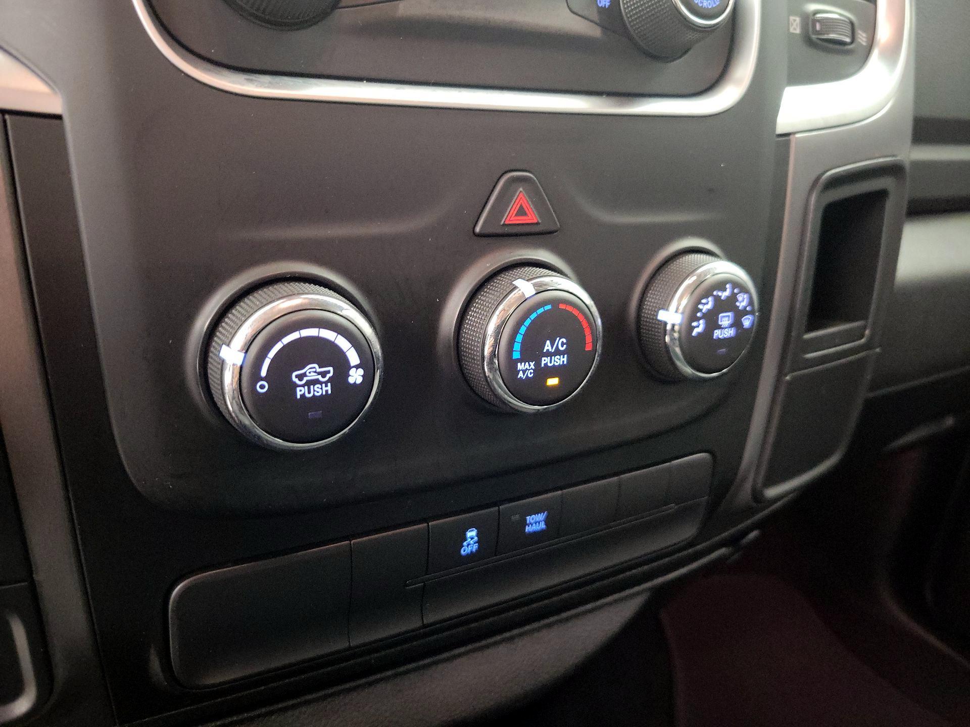 Thumbnail: 2022 RAM 1500 Classic - 16