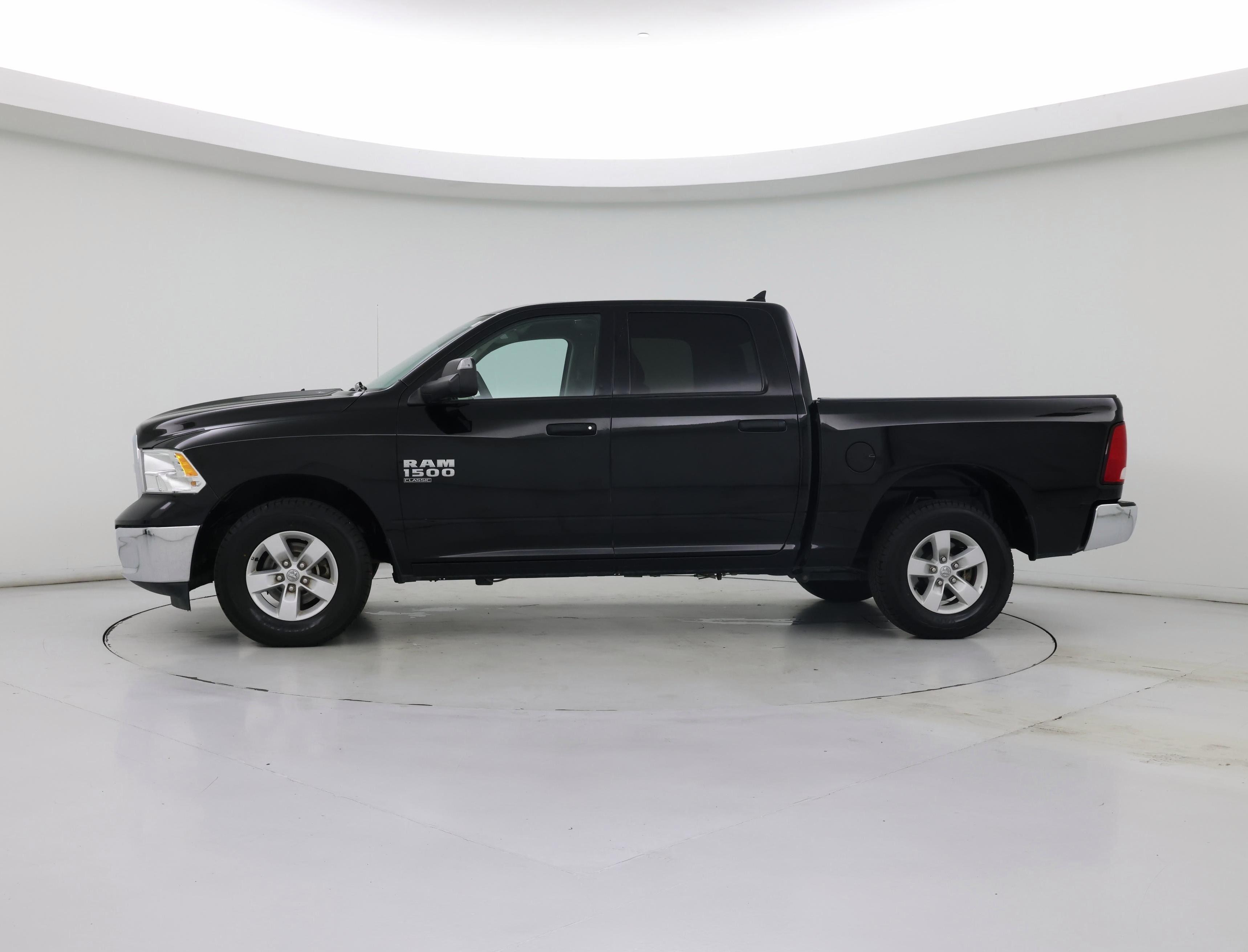 Thumbnail: 2023 RAM 1500 Classic - 3