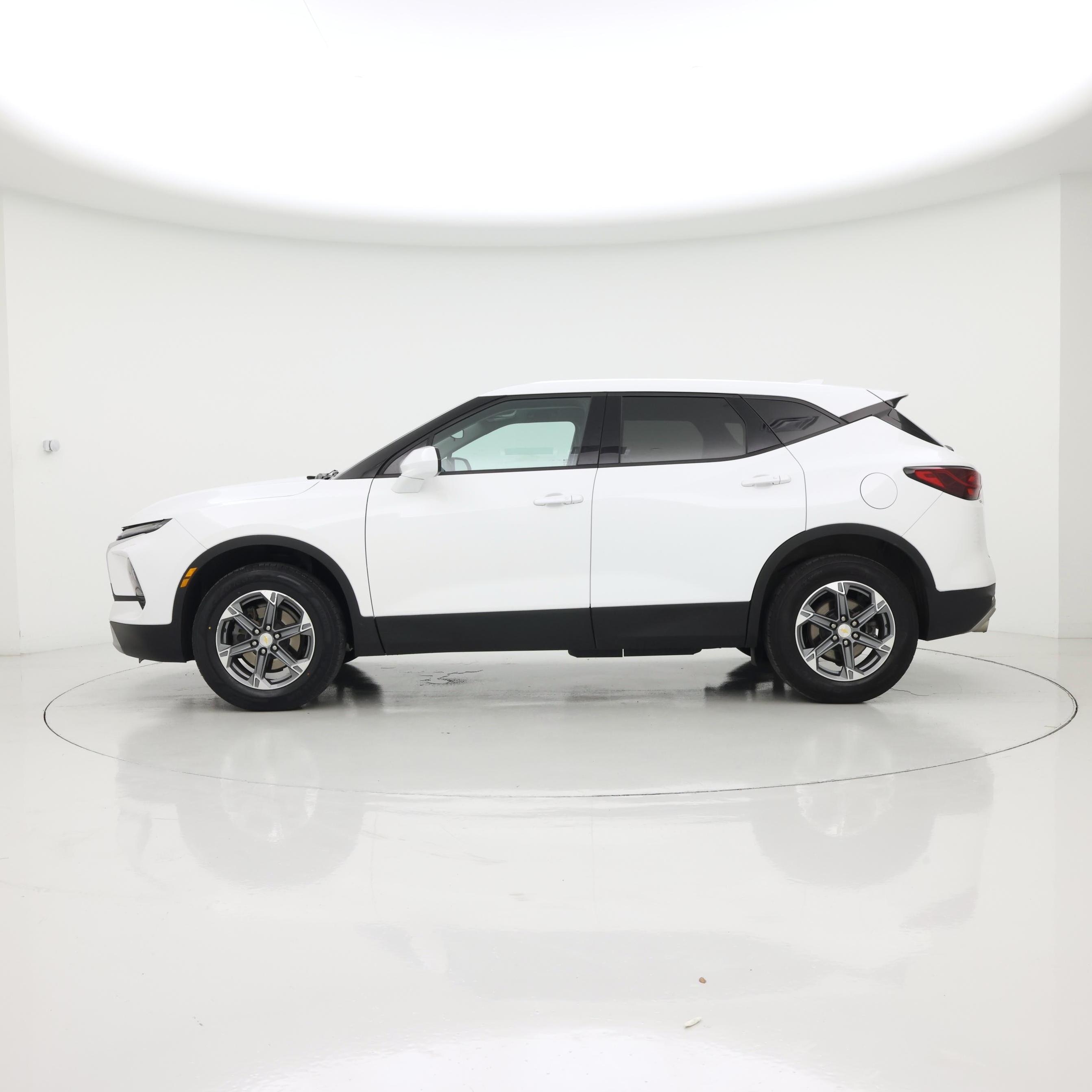 Thumbnail: 2023 Chevrolet Blazer - 3