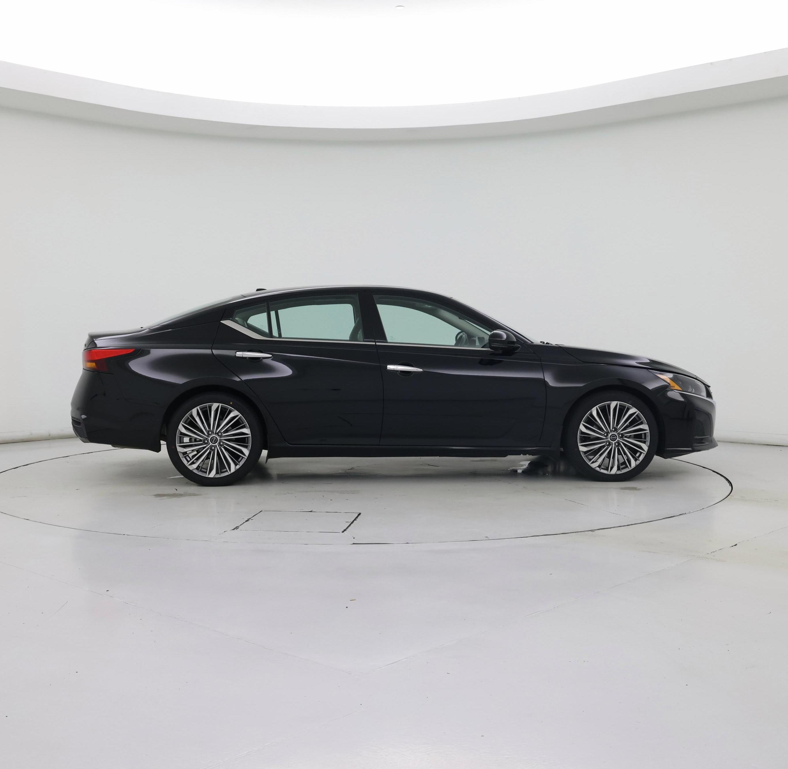 Thumbnail: 2023 Nissan Altima - 7