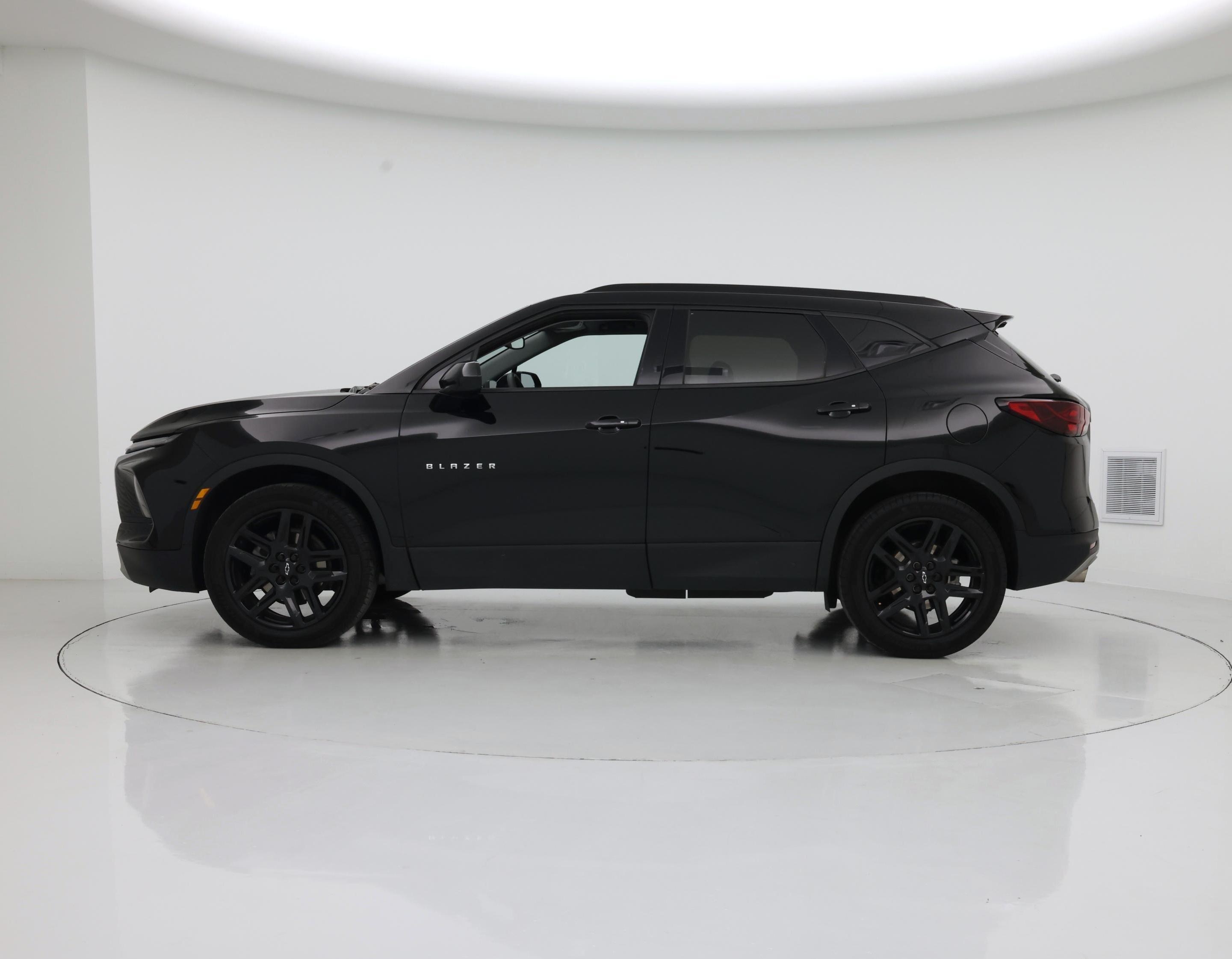 Thumbnail: 2023 Chevrolet Blazer - 3