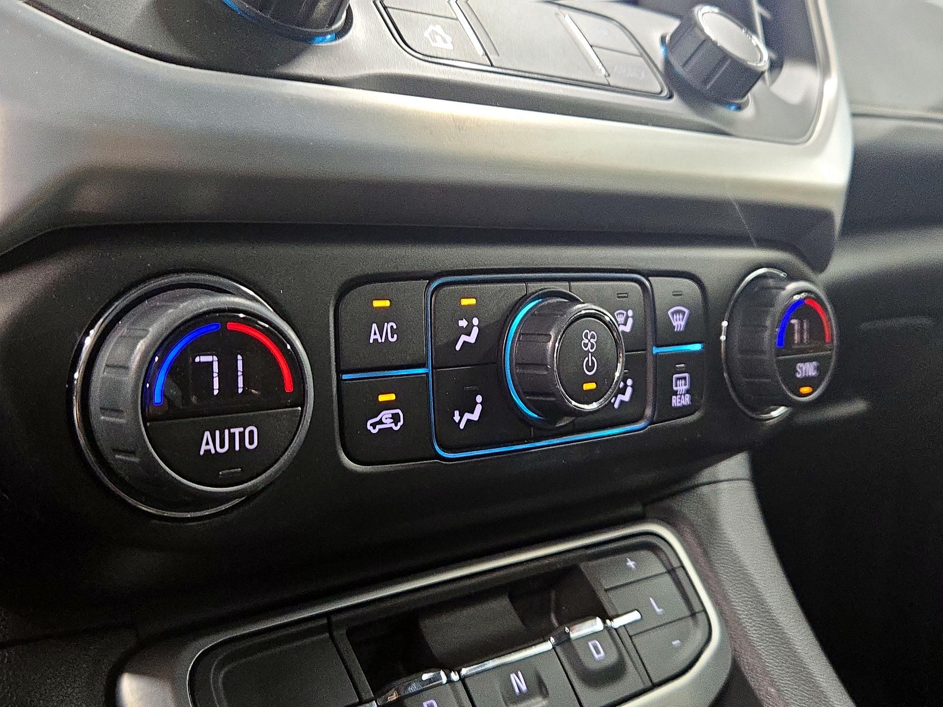 Thumbnail: 2023 GMC Acadia - 16