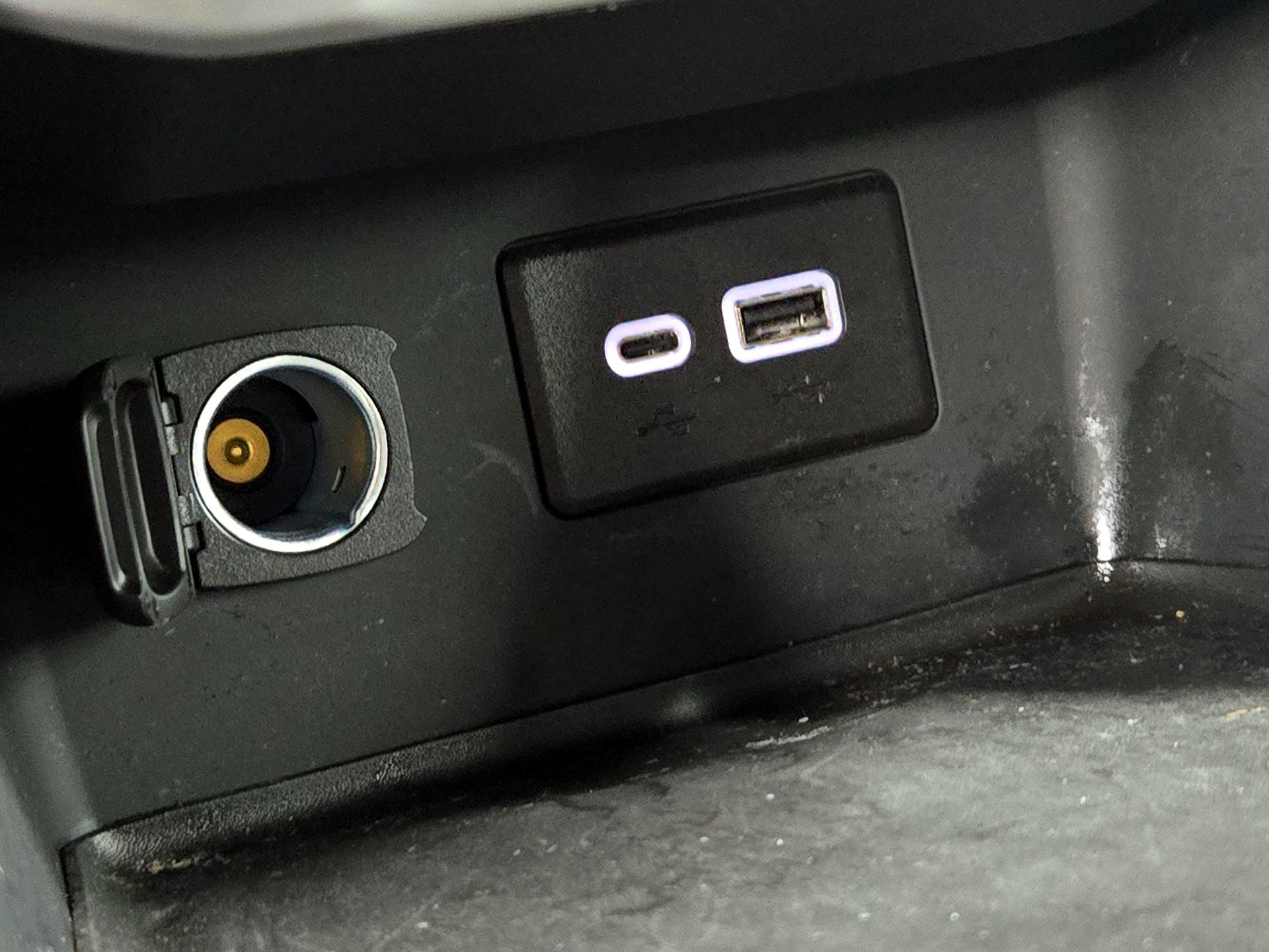 Thumbnail: 2023 GMC Acadia - 18