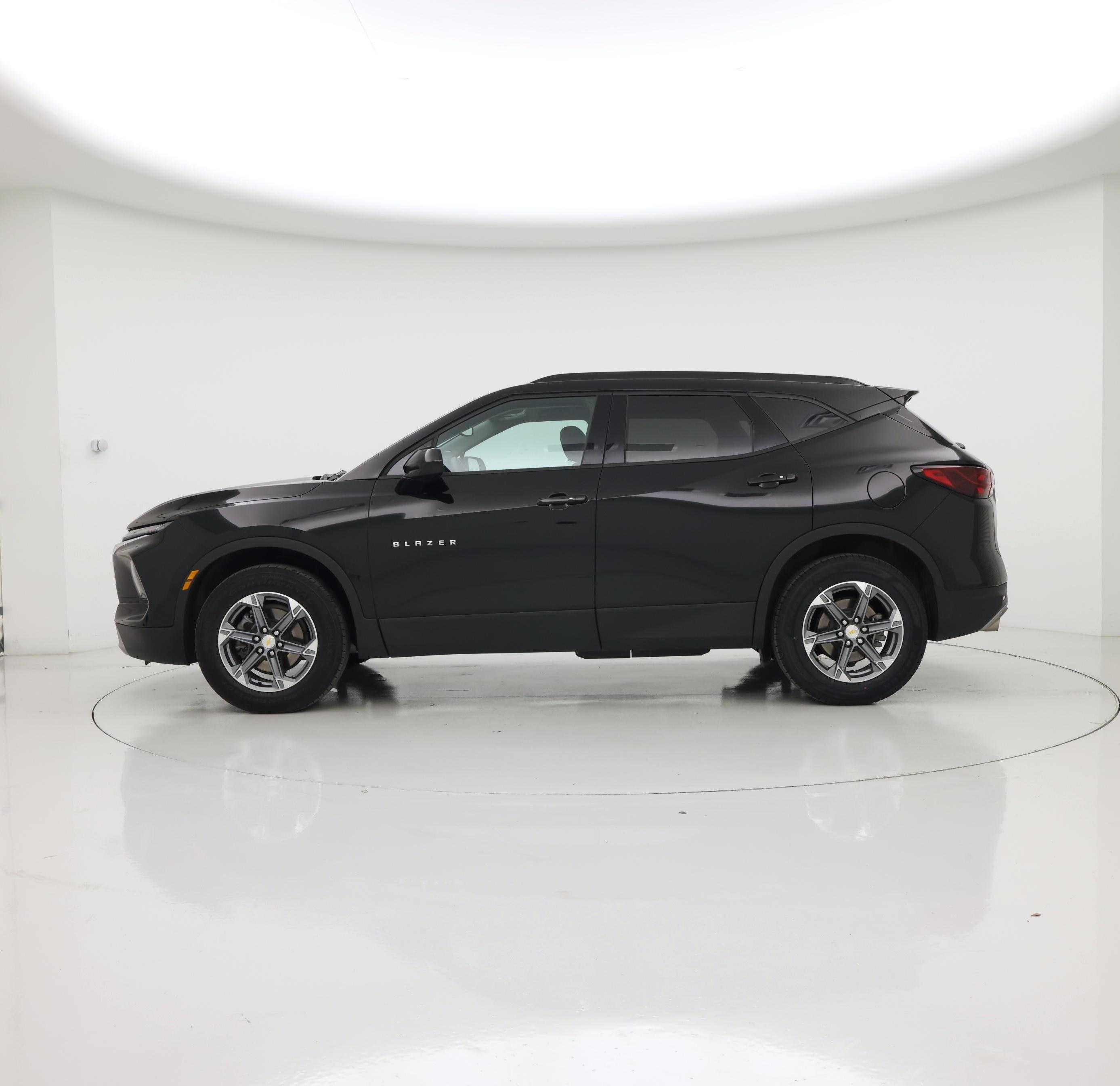 Thumbnail: 2023 Chevrolet Blazer - 3