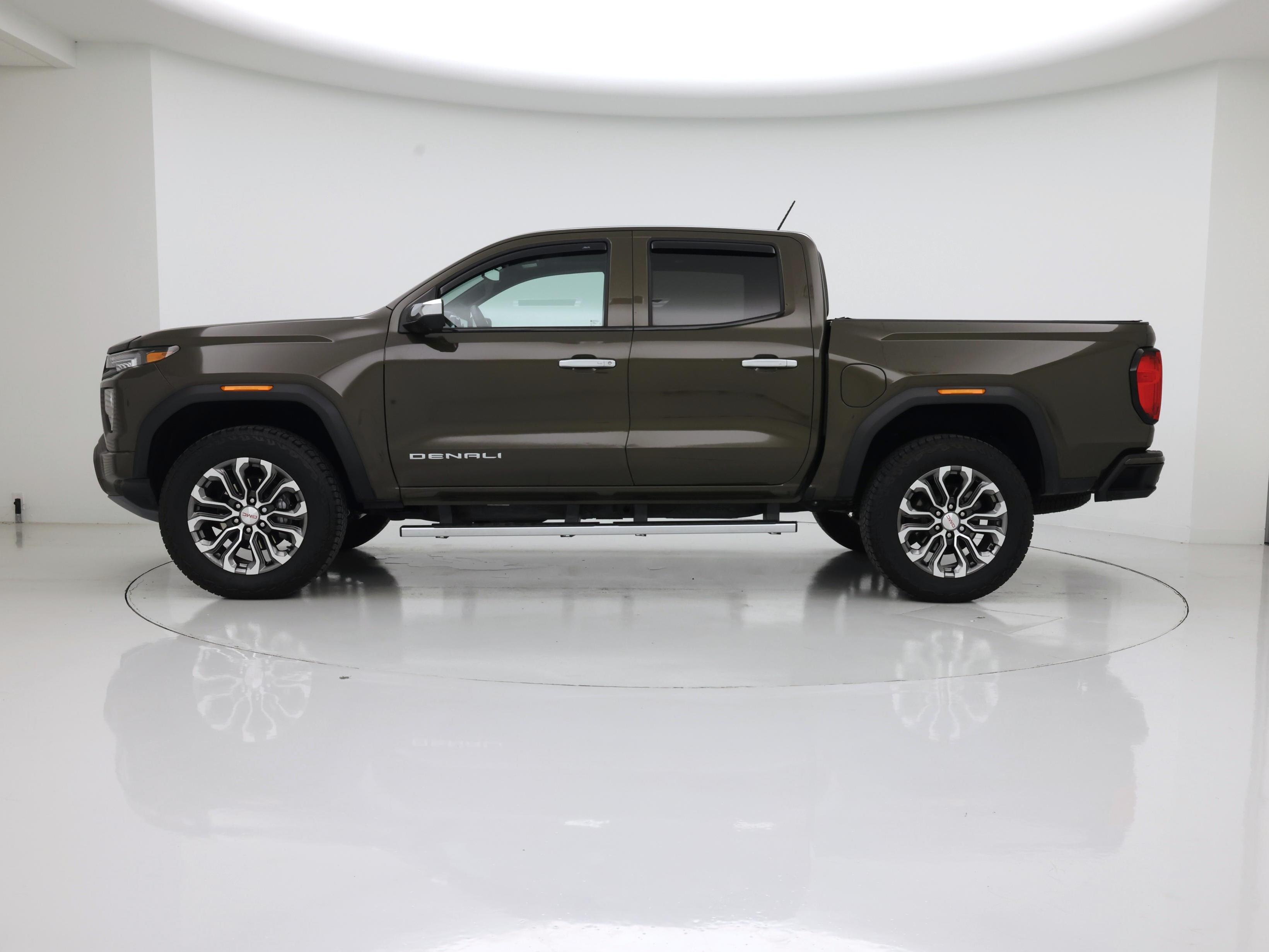 Thumbnail: 2023 GMC Canyon - 3