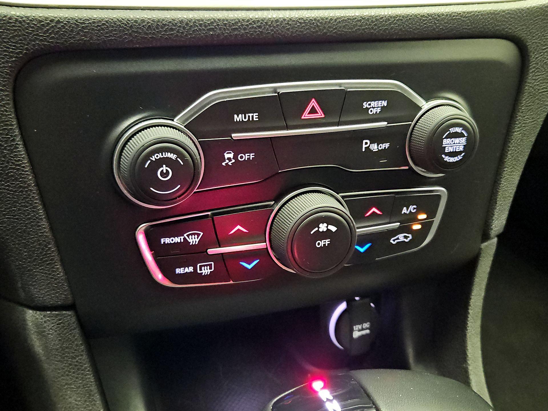 Thumbnail: 2022 Dodge Charger - 16