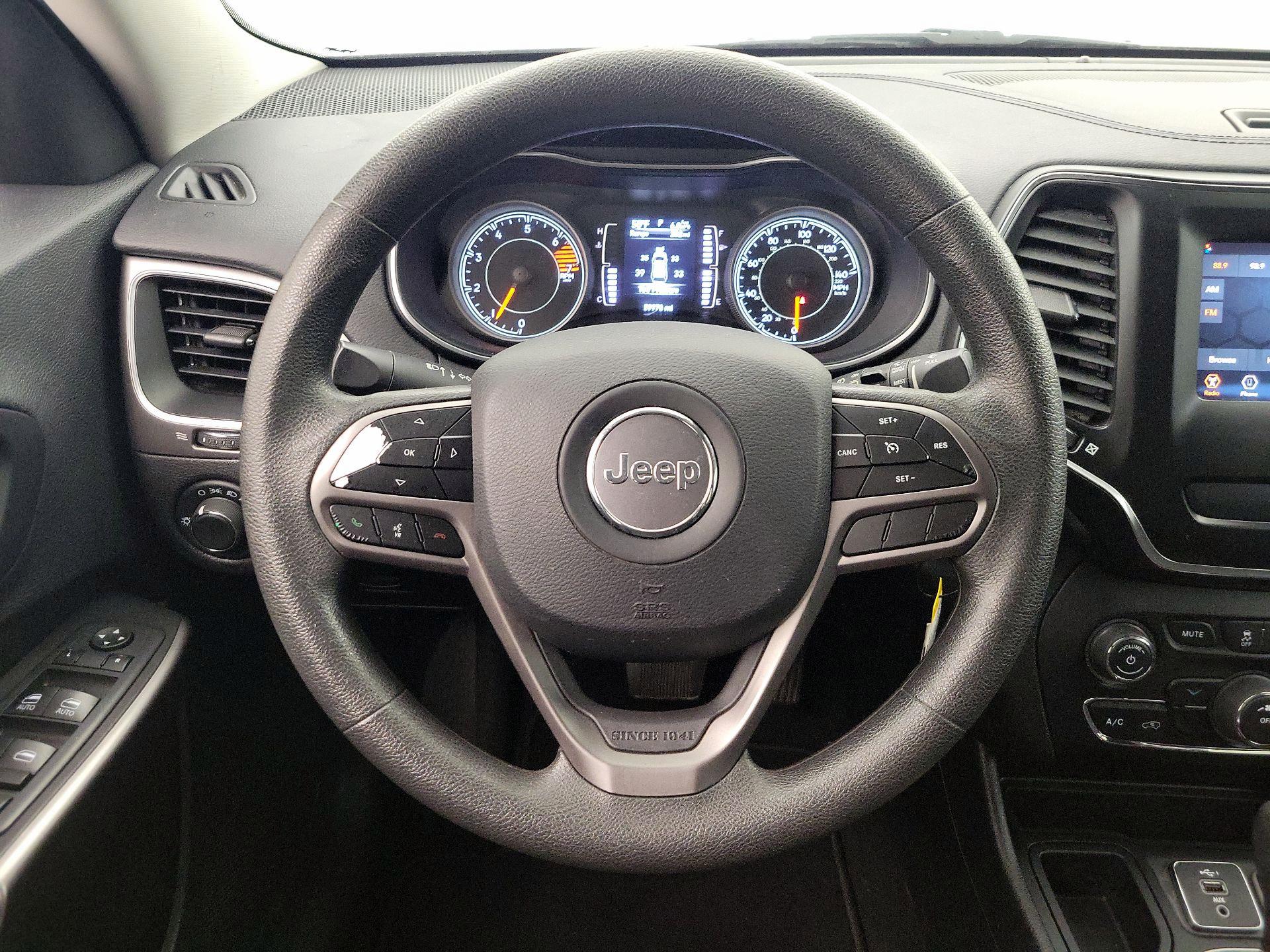 Thumbnail: 2021 Jeep Cherokee - 10