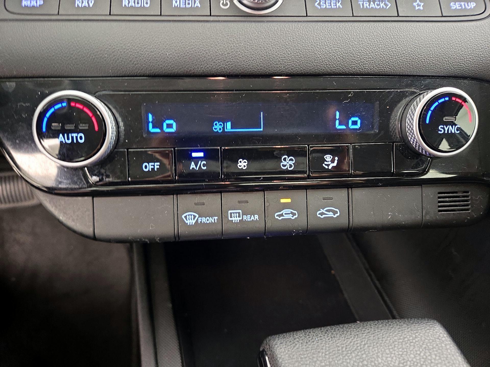 Thumbnail: 2024 Hyundai Elantra - 16