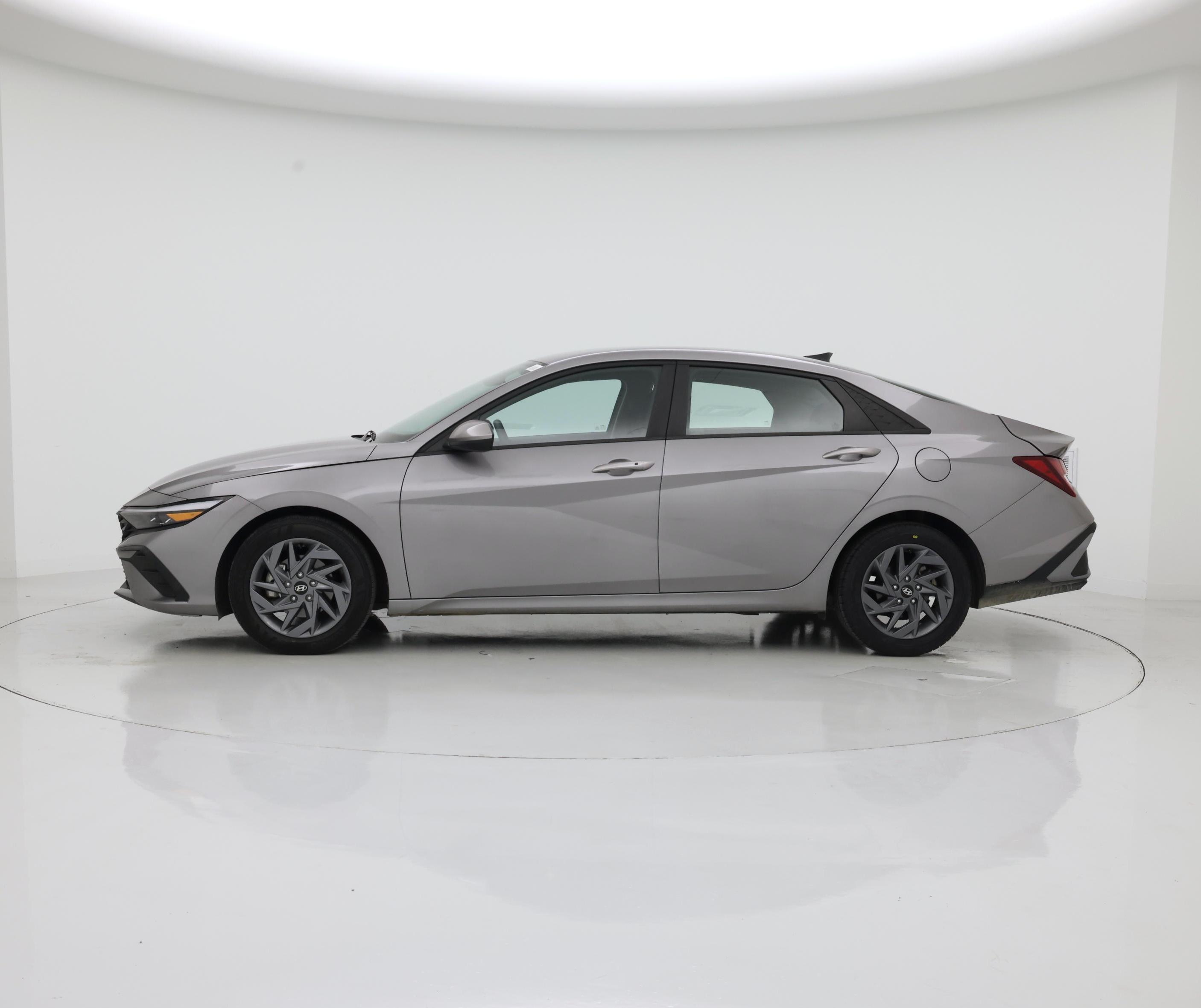 Thumbnail: 2024 Hyundai Elantra - 3