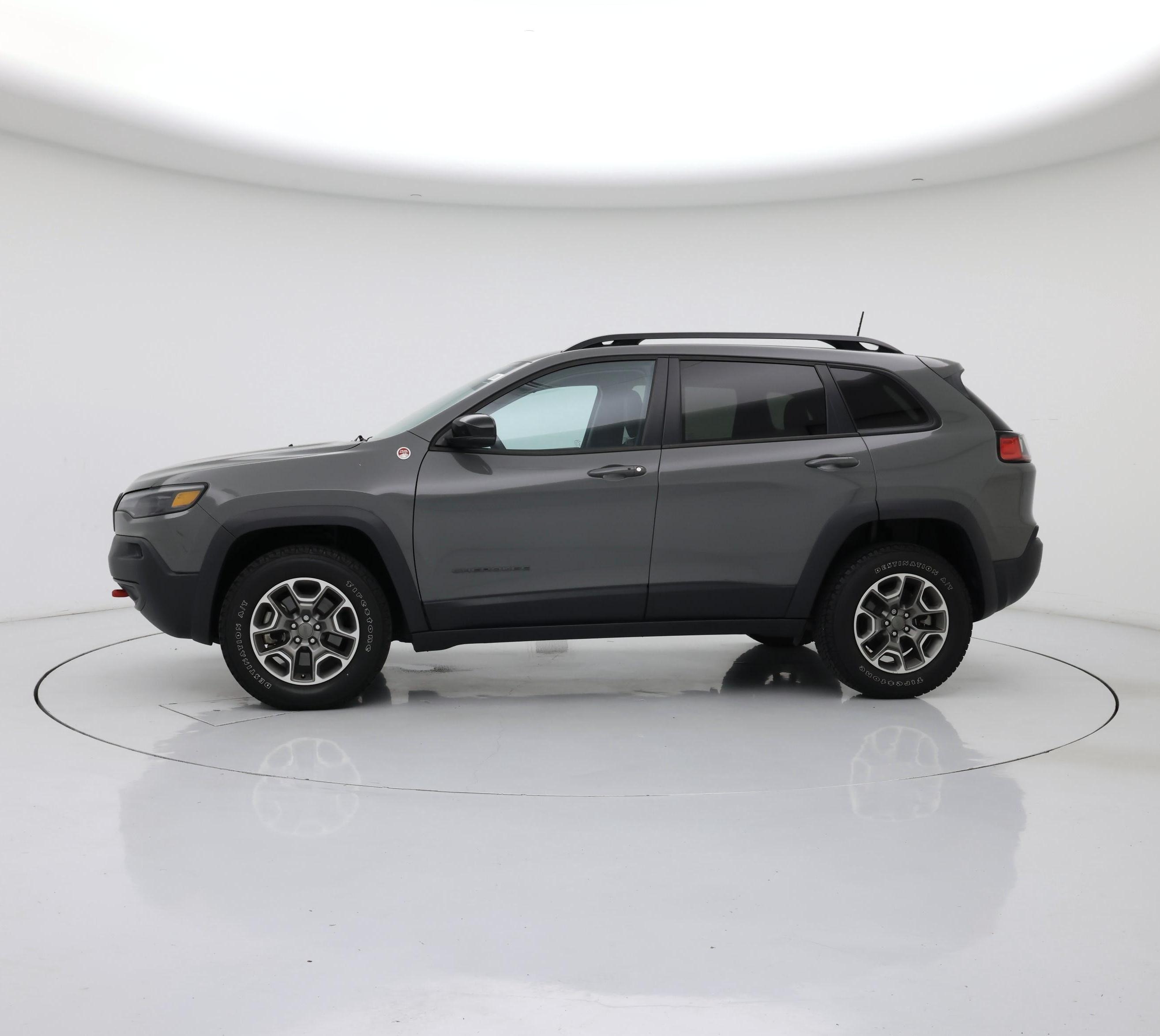 Thumbnail: 2022 Jeep Cherokee - 3