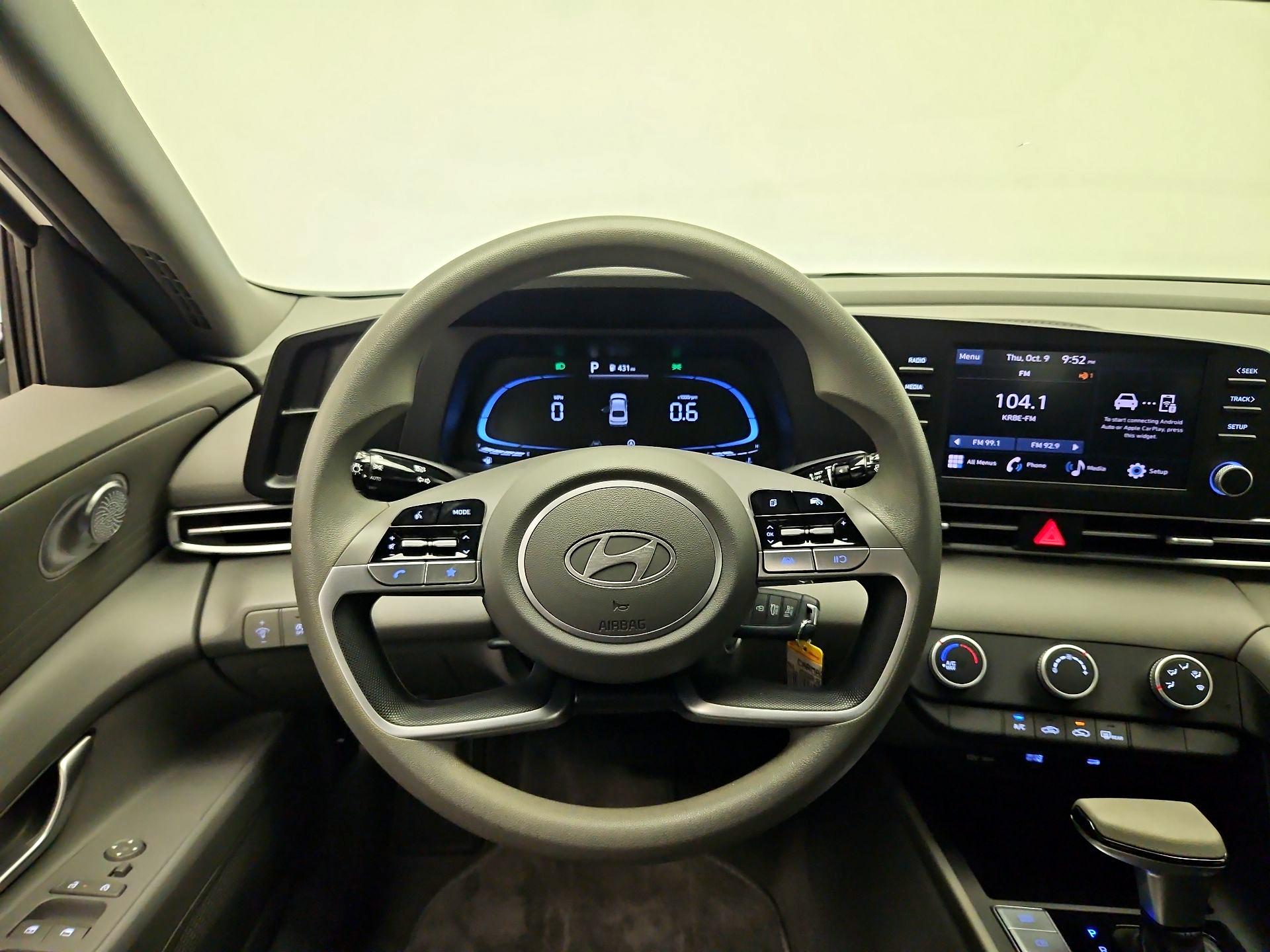 Thumbnail: 2024 Hyundai Elantra - 10