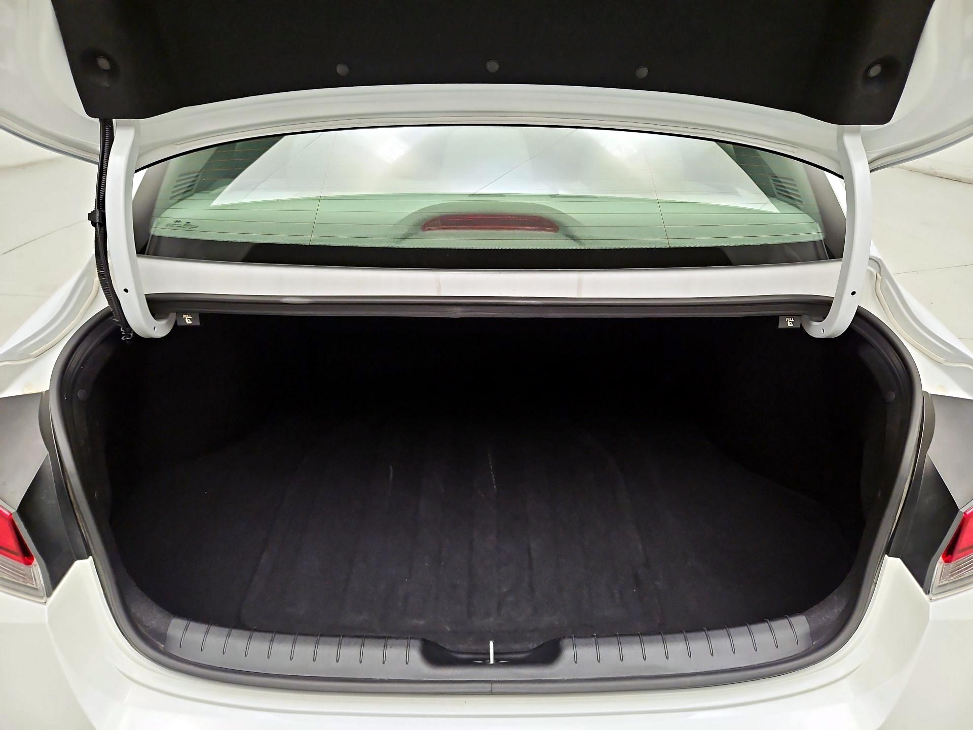 Thumbnail: 2024 Hyundai Elantra - 18