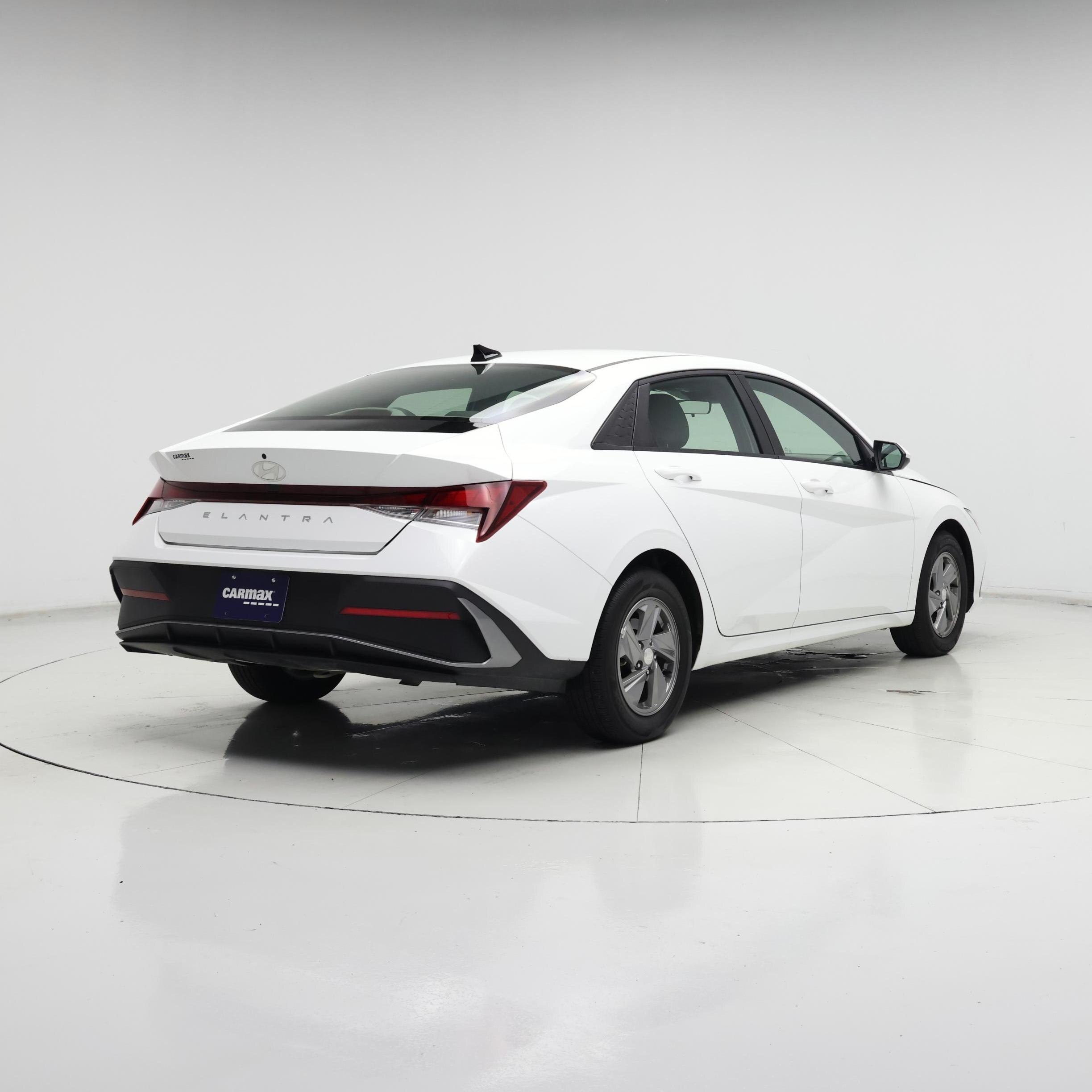 Thumbnail: 2024 Hyundai Elantra - 8