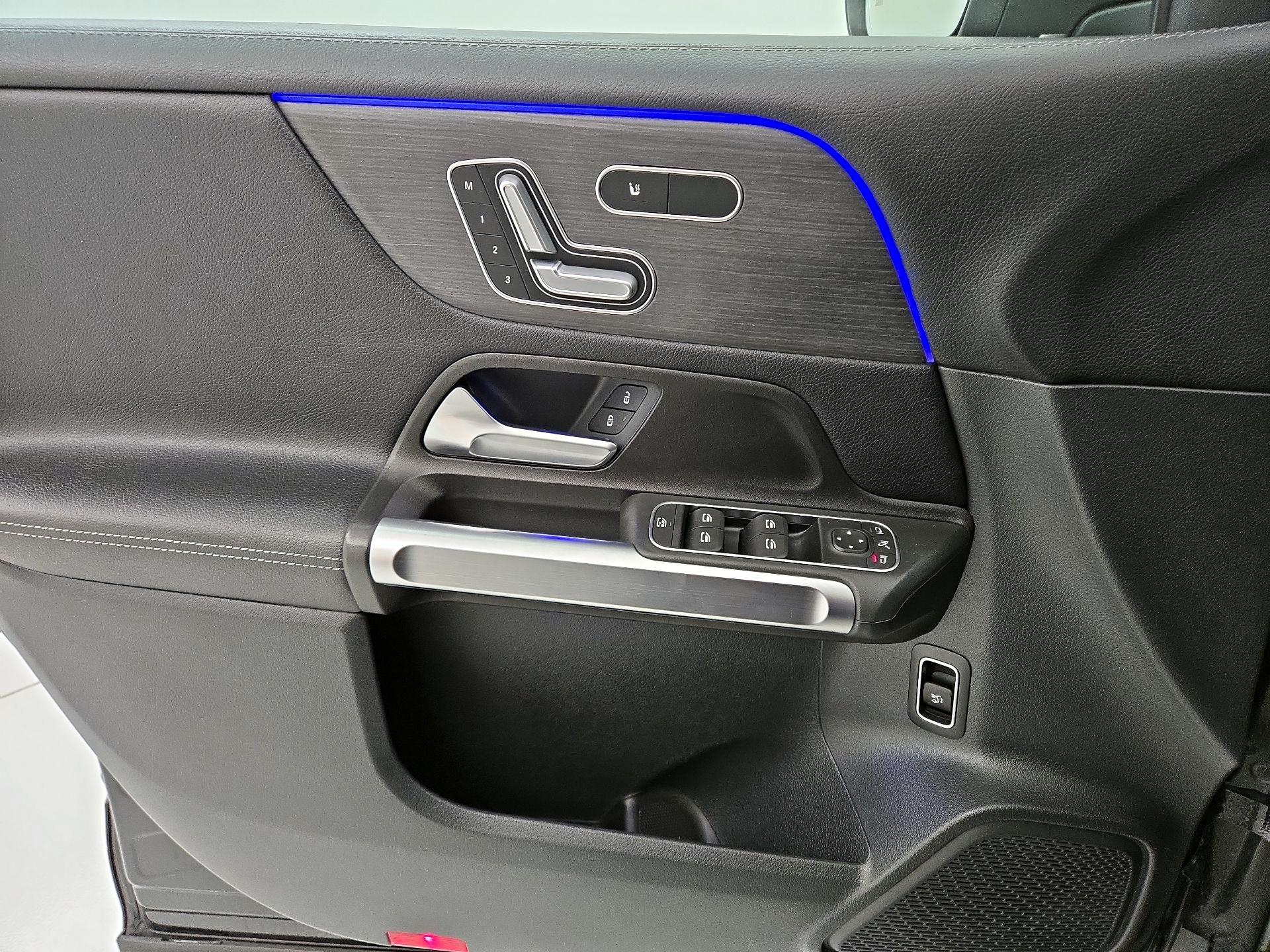 Thumbnail: 2022 Mercedes-Benz GLB - 12