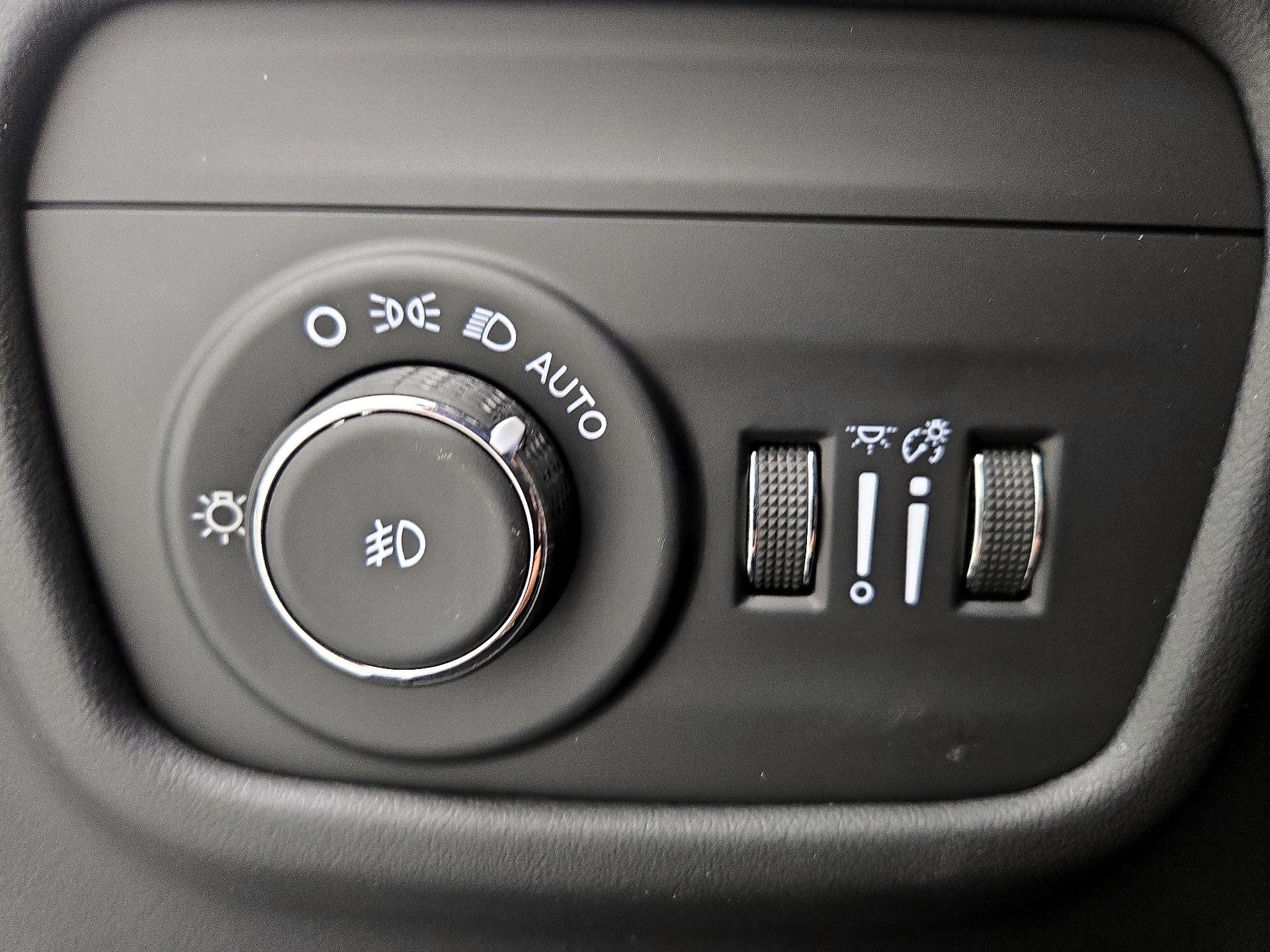 Thumbnail: 2022 Jeep Grand Cherokee - 13