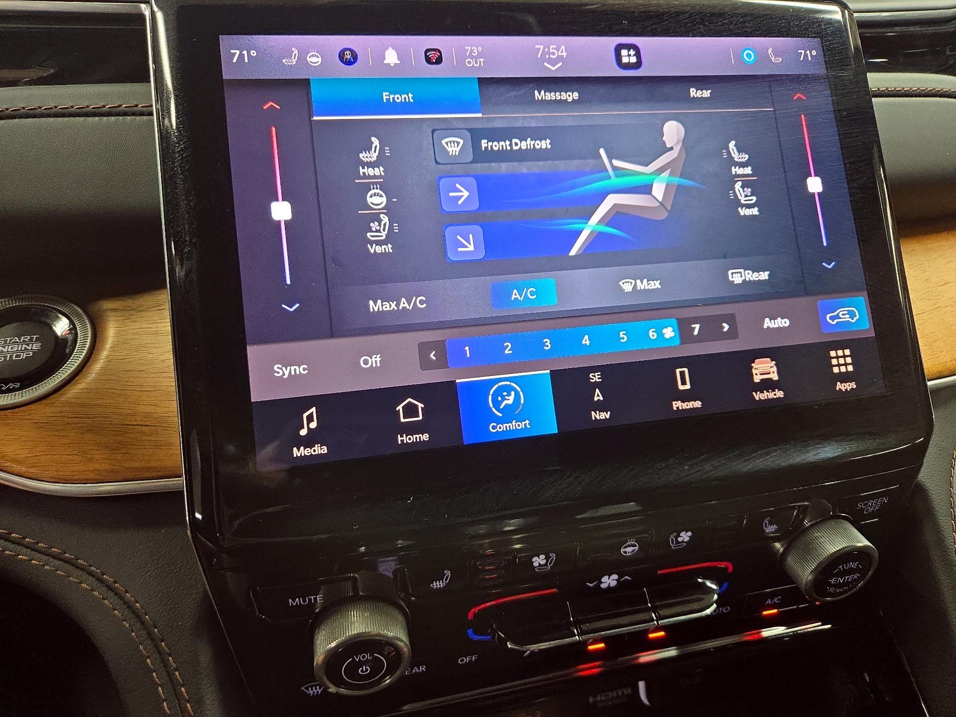 Thumbnail: 2022 Jeep Grand Cherokee - 17