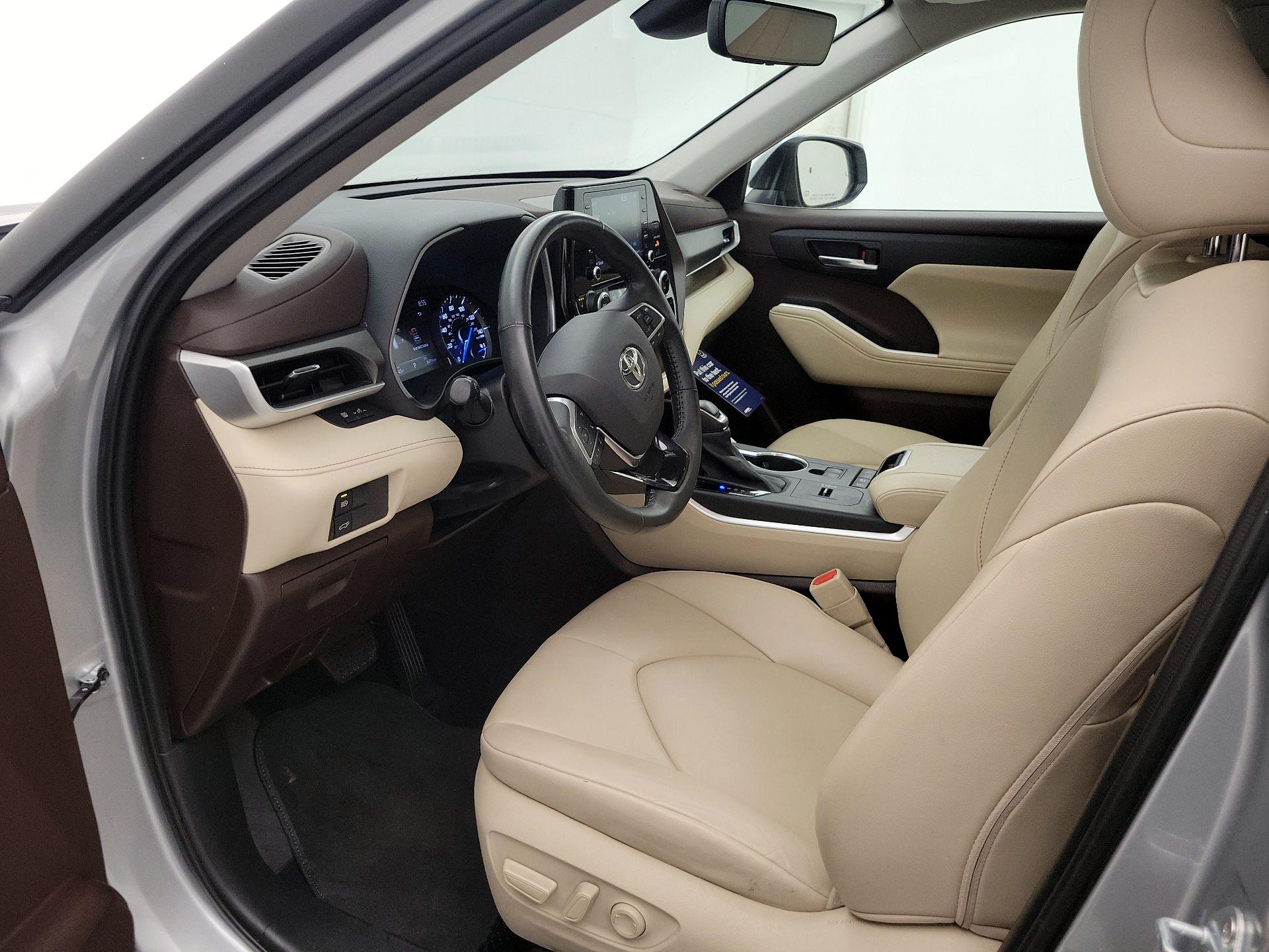 Thumbnail: 2021 Toyota Highlander - 11