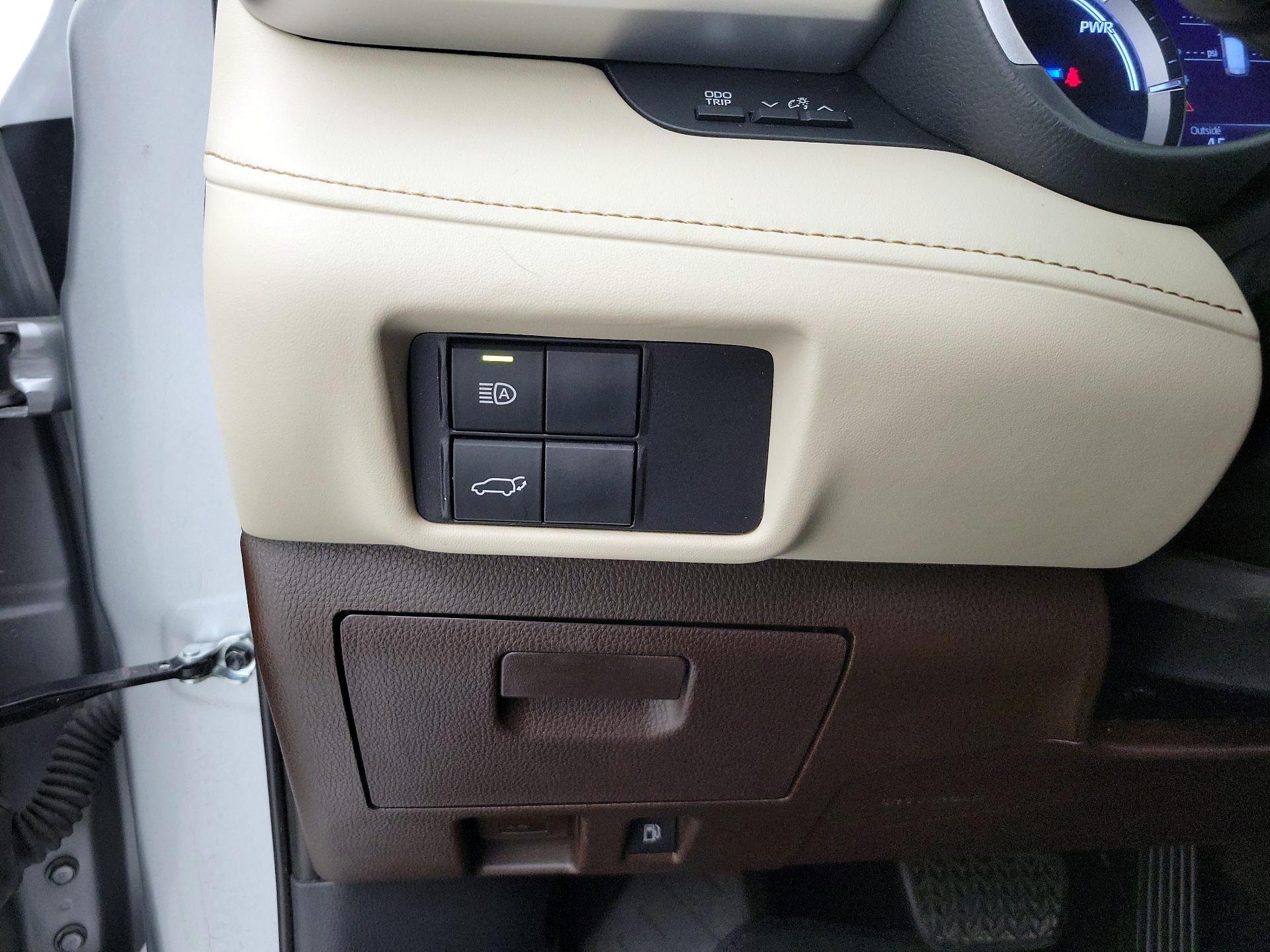 Thumbnail: 2021 Toyota Highlander - 13