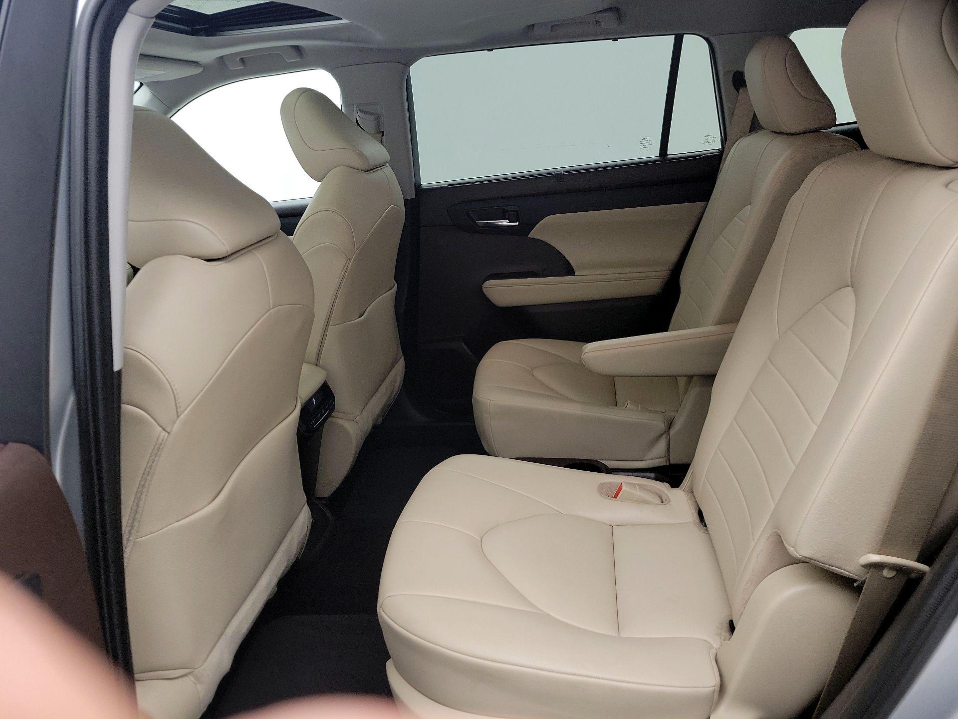 Thumbnail: 2021 Toyota Highlander - 20