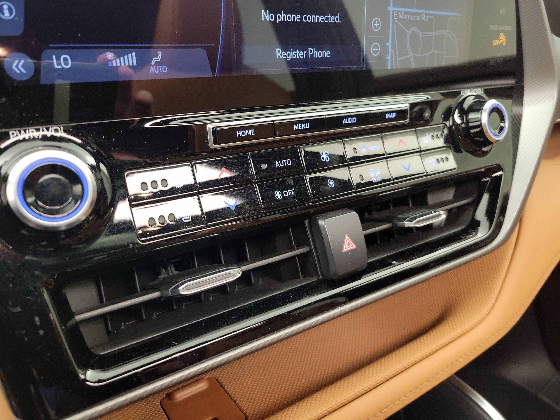 Thumbnail: 2021 Toyota Highlander - 17