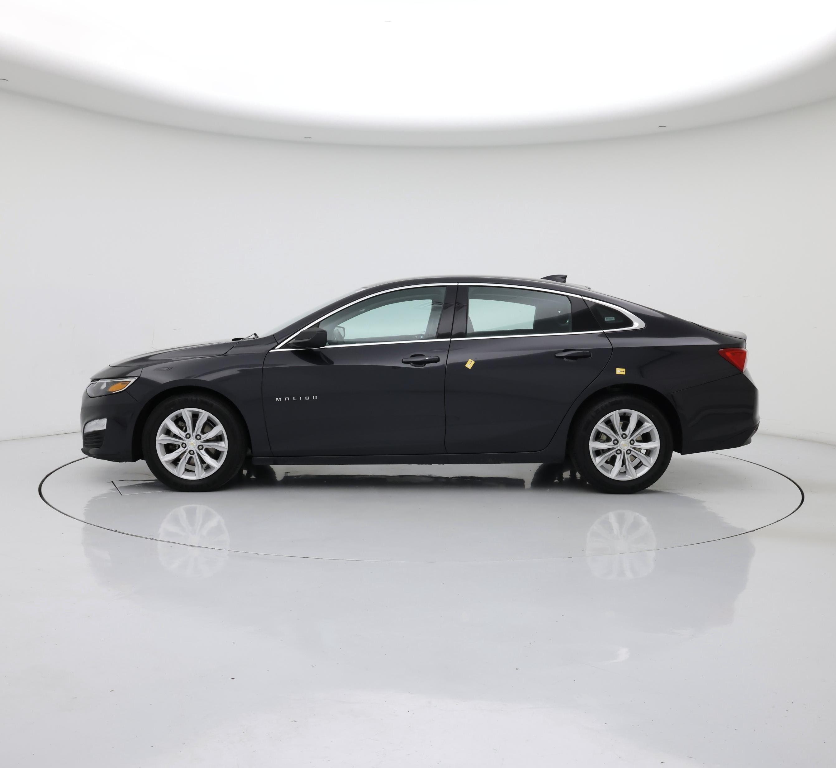 Thumbnail: 2023 Chevrolet Malibu - 3