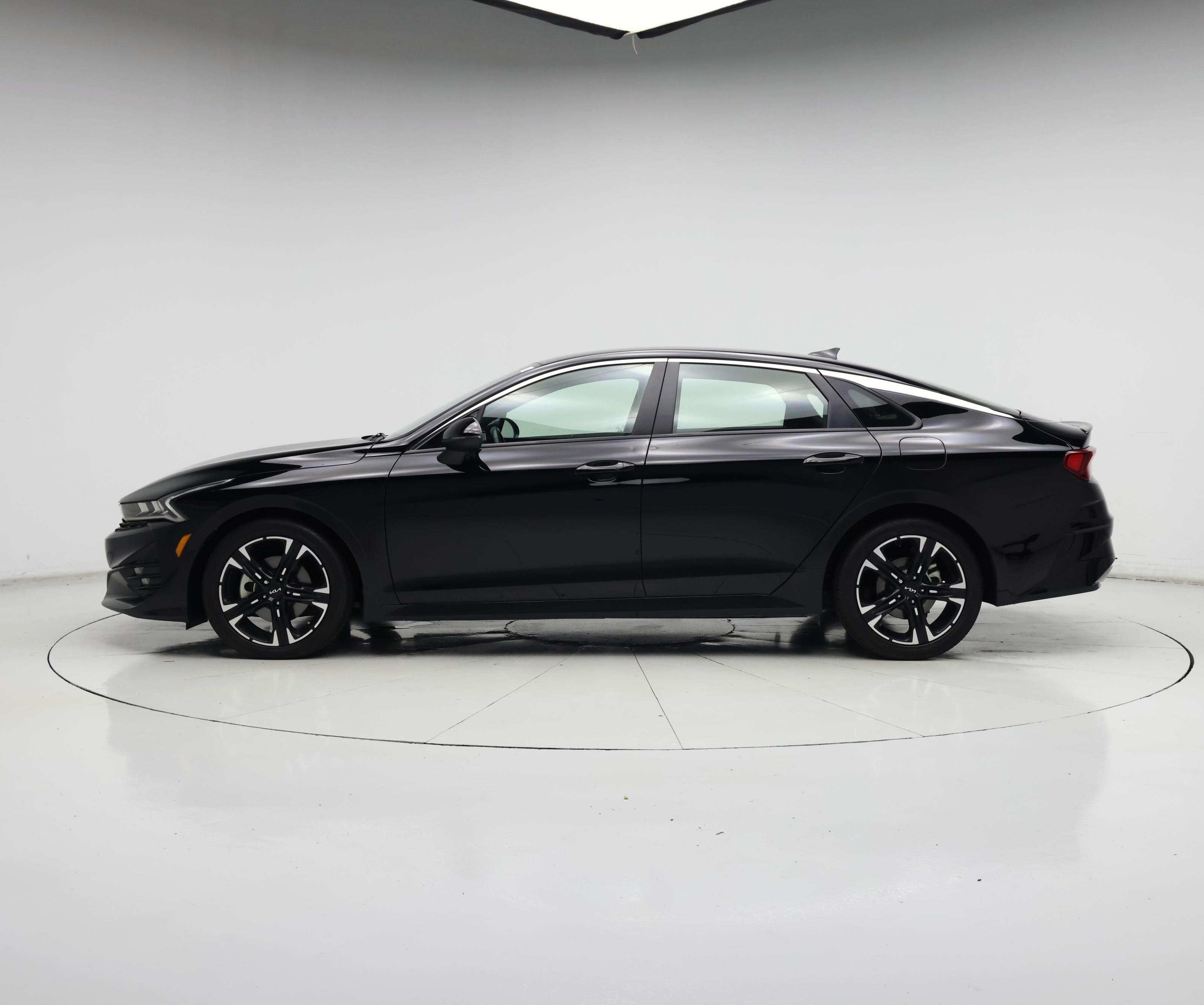 Thumbnail: 2023 Kia K5 - 3