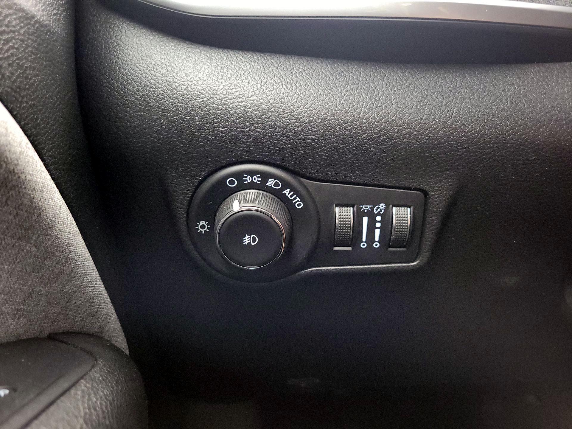 Thumbnail: 2022 Jeep Compass - 13