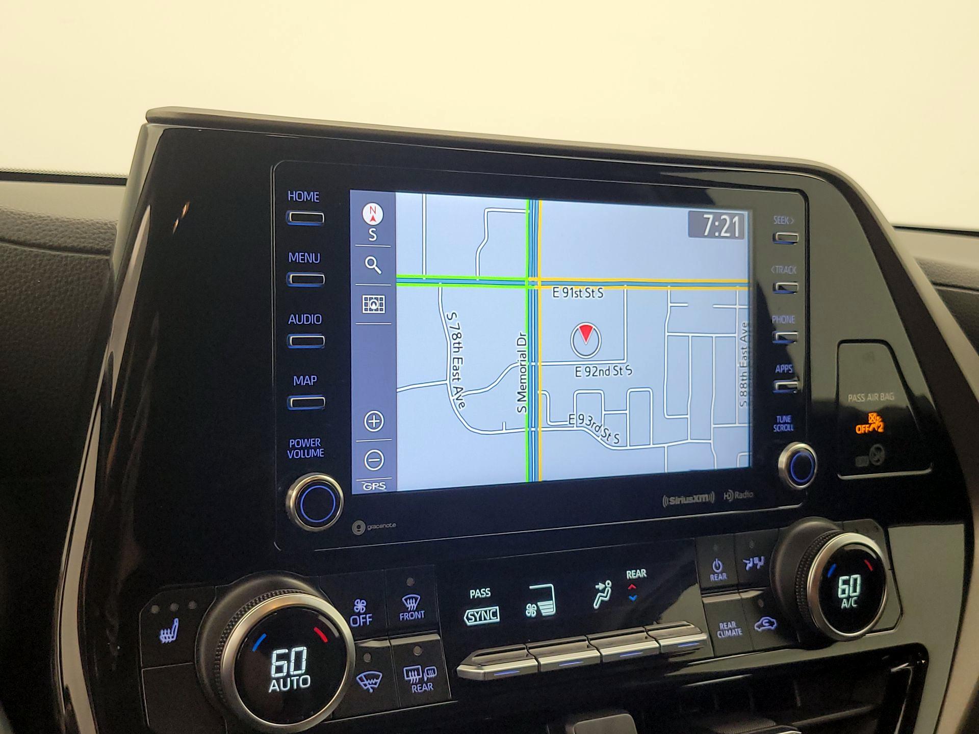 Thumbnail: 2020 Toyota Highlander - 14