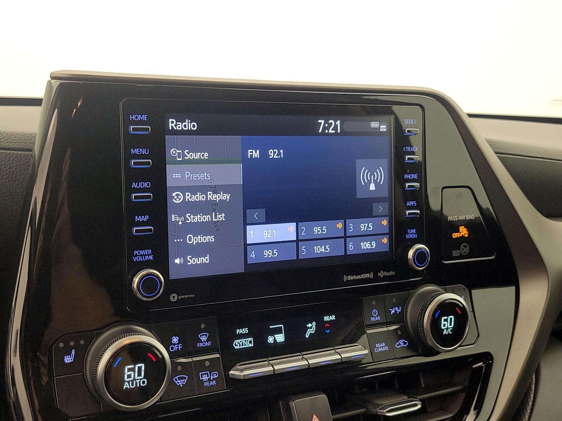 Thumbnail: 2020 Toyota Highlander - 16