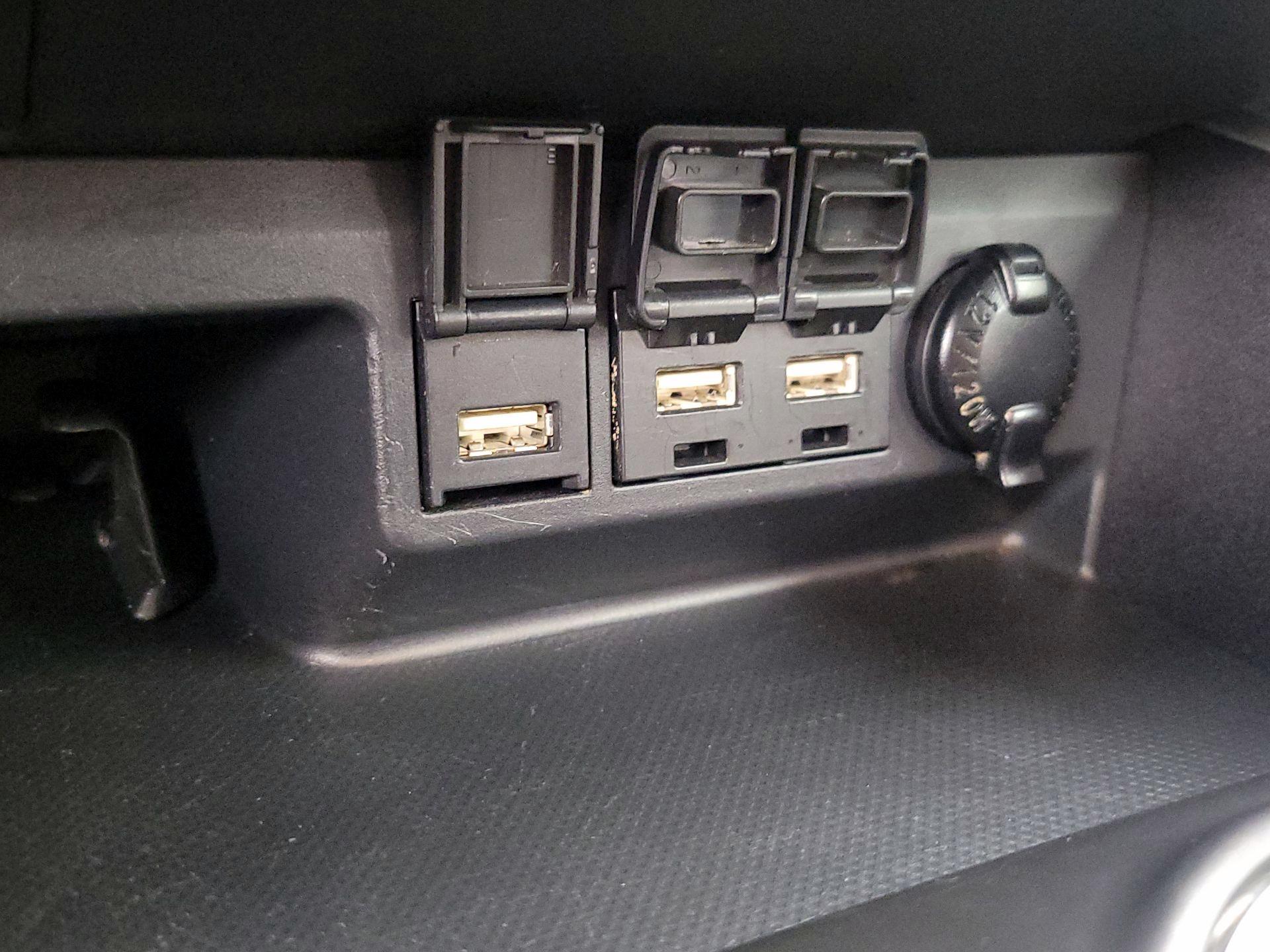 Thumbnail: 2020 Toyota Highlander - 19