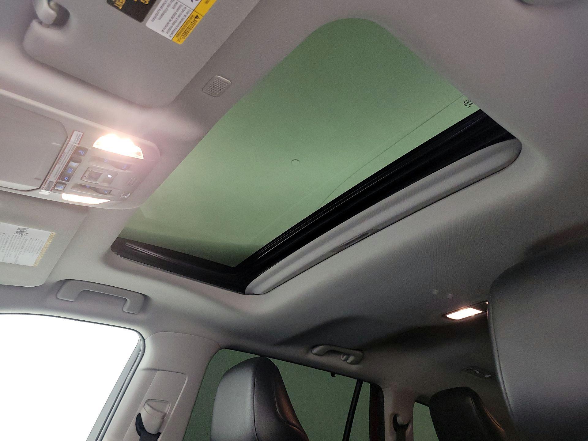 Thumbnail: 2020 Toyota Highlander - 20