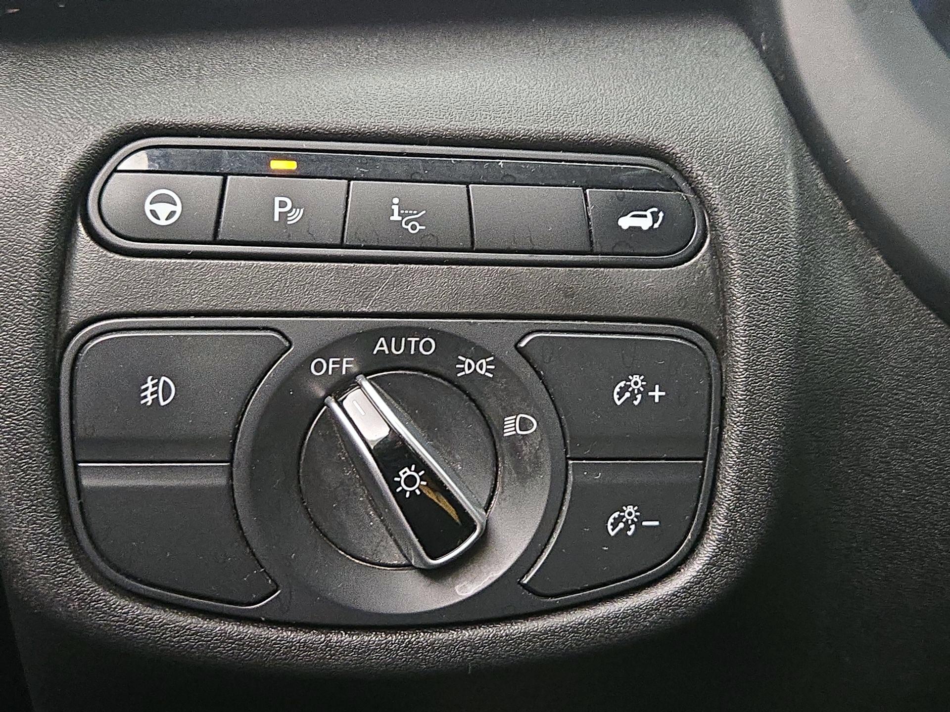 Thumbnail: 2021 INFINITI QX50 - 13