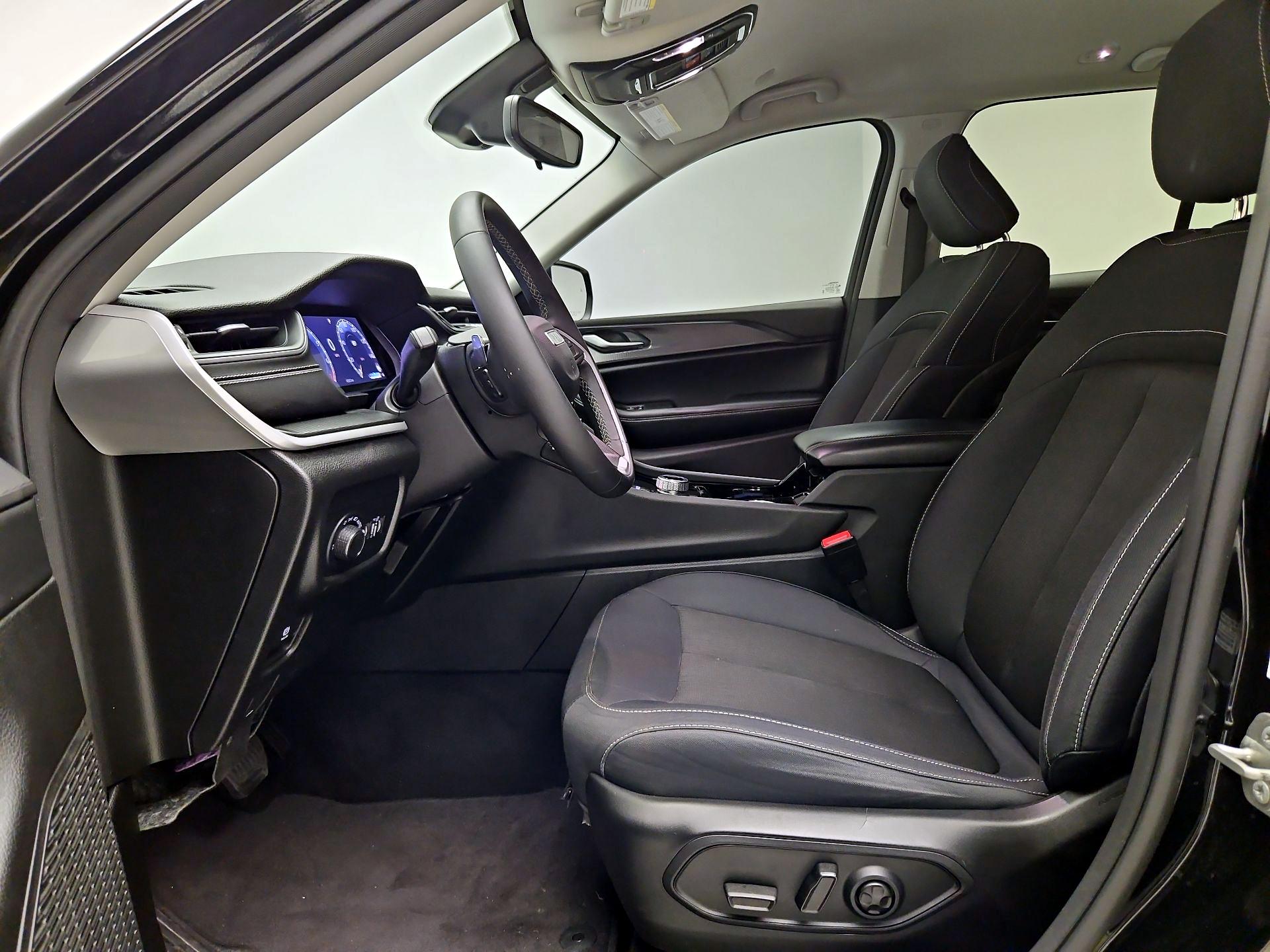 Thumbnail: 2023 Jeep Grand Cherokee - 11