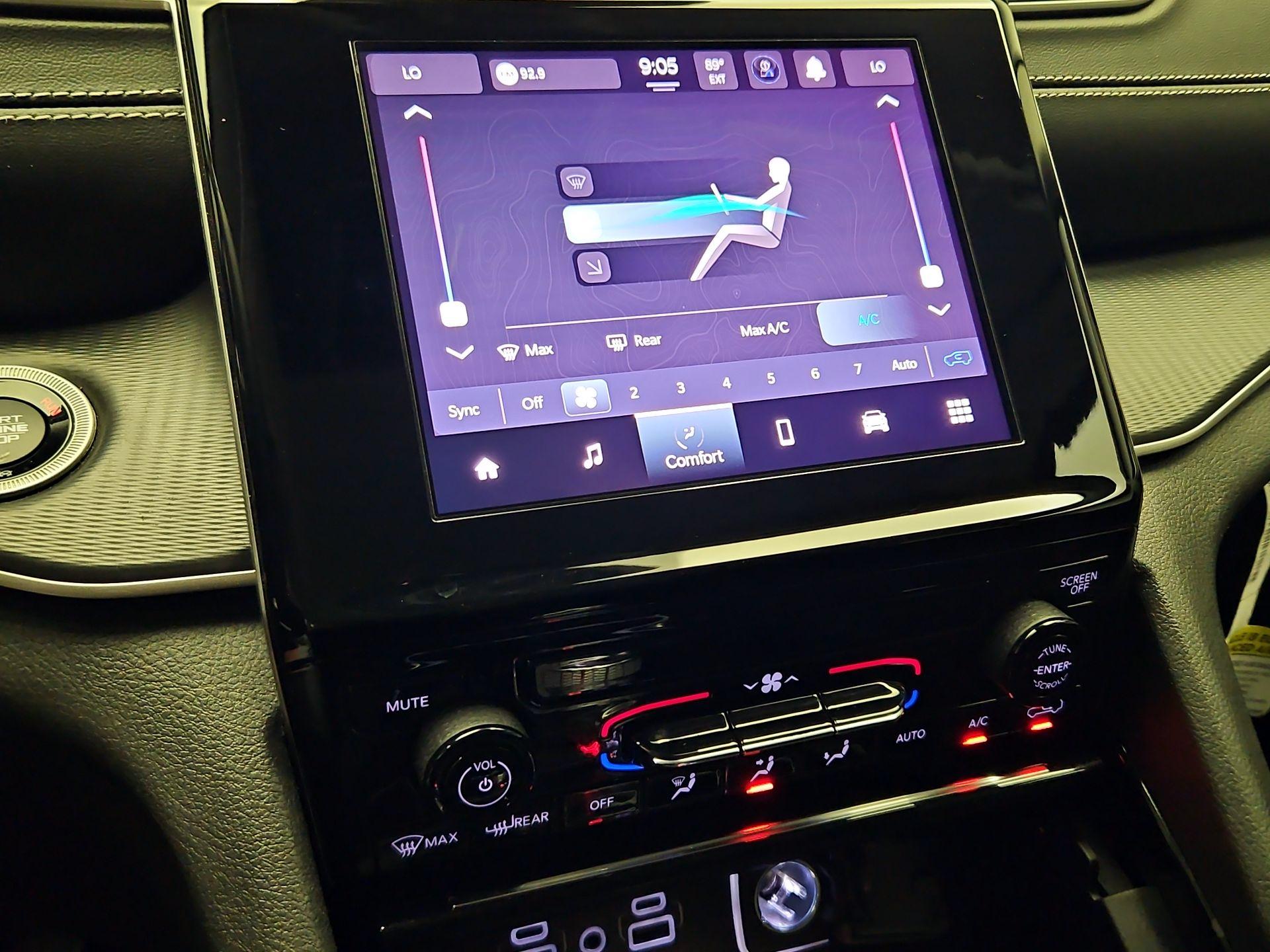 Thumbnail: 2023 Jeep Grand Cherokee - 16