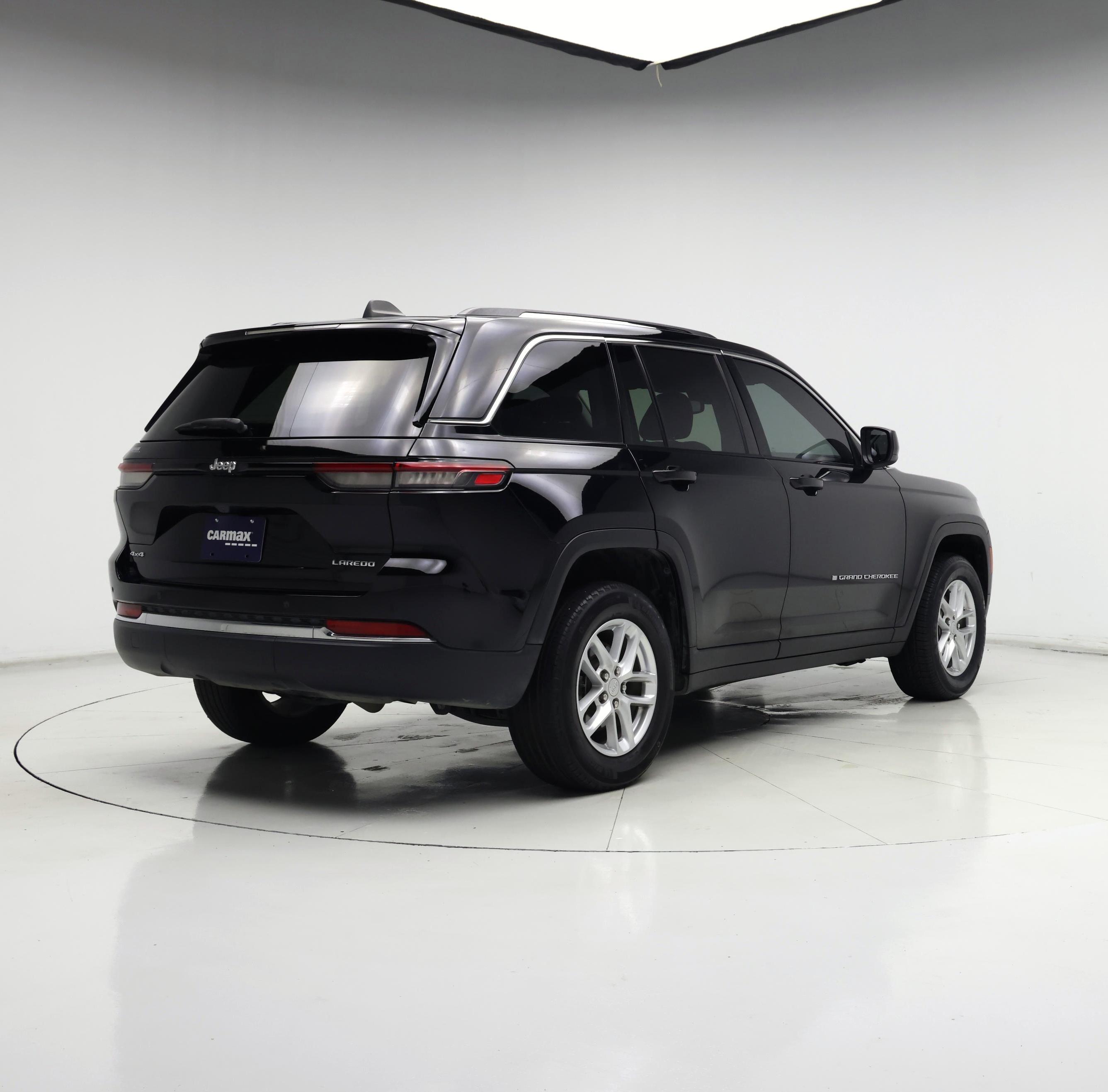 Thumbnail: 2023 Jeep Grand Cherokee - 8