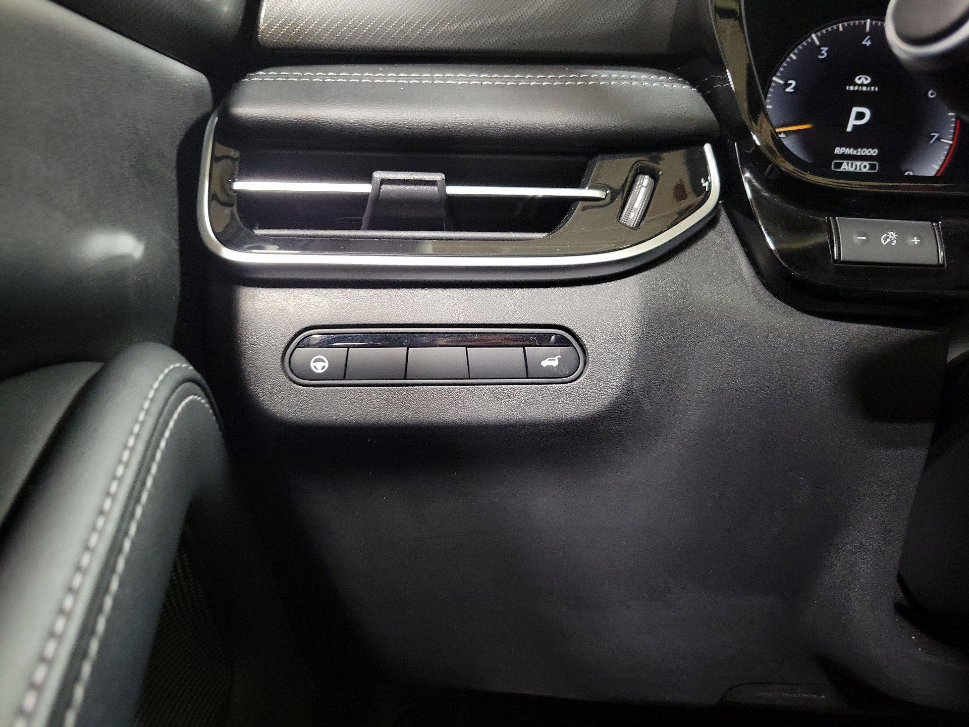 Thumbnail: 2023 INFINITI QX60 - 13