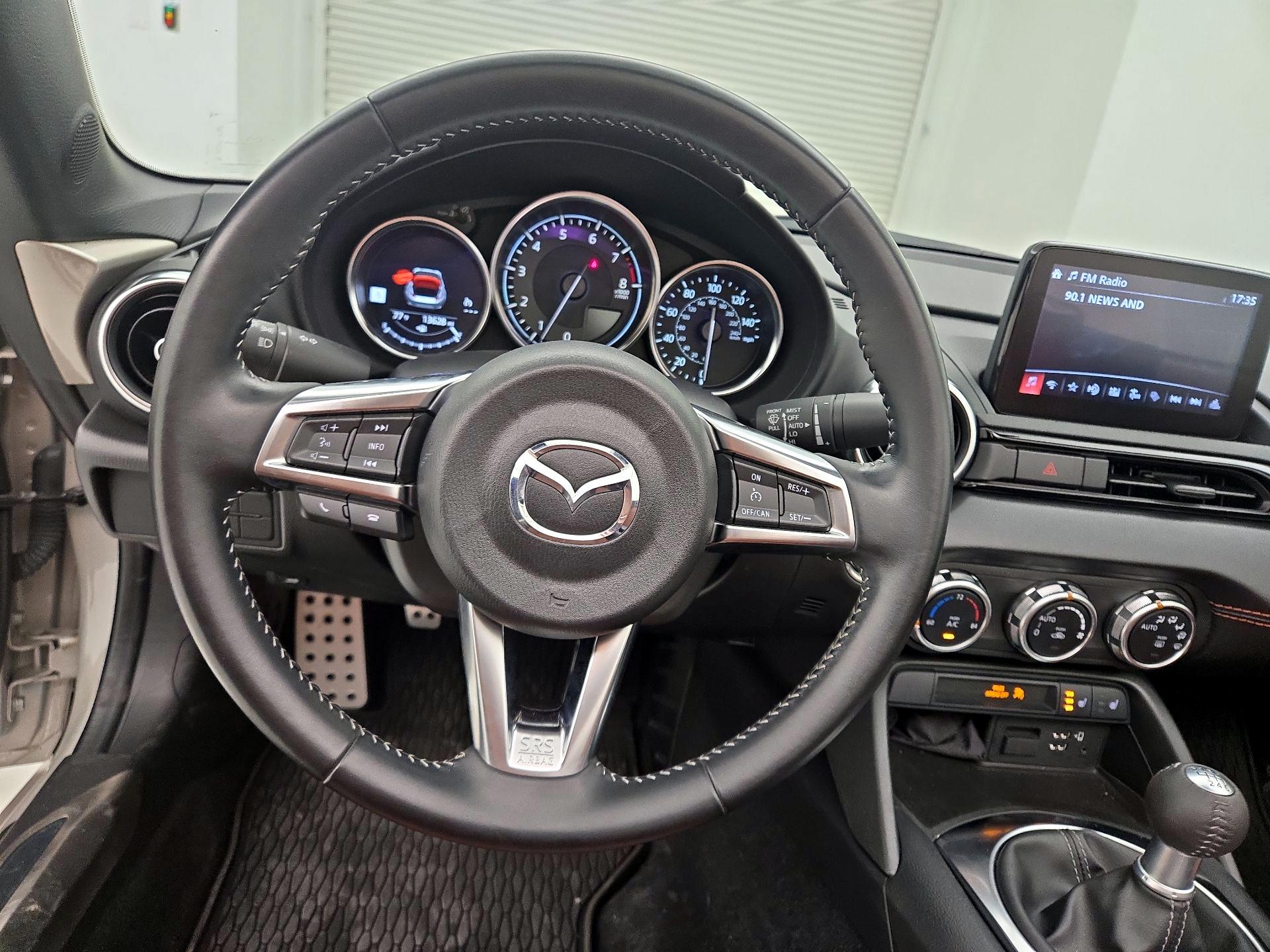 Thumbnail: 2022 Mazda MX-5 Miata - 10