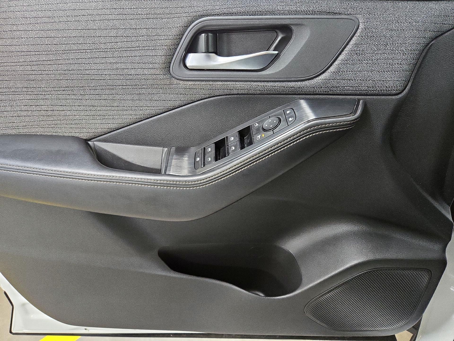 Thumbnail: 2023 Nissan Rogue - 12