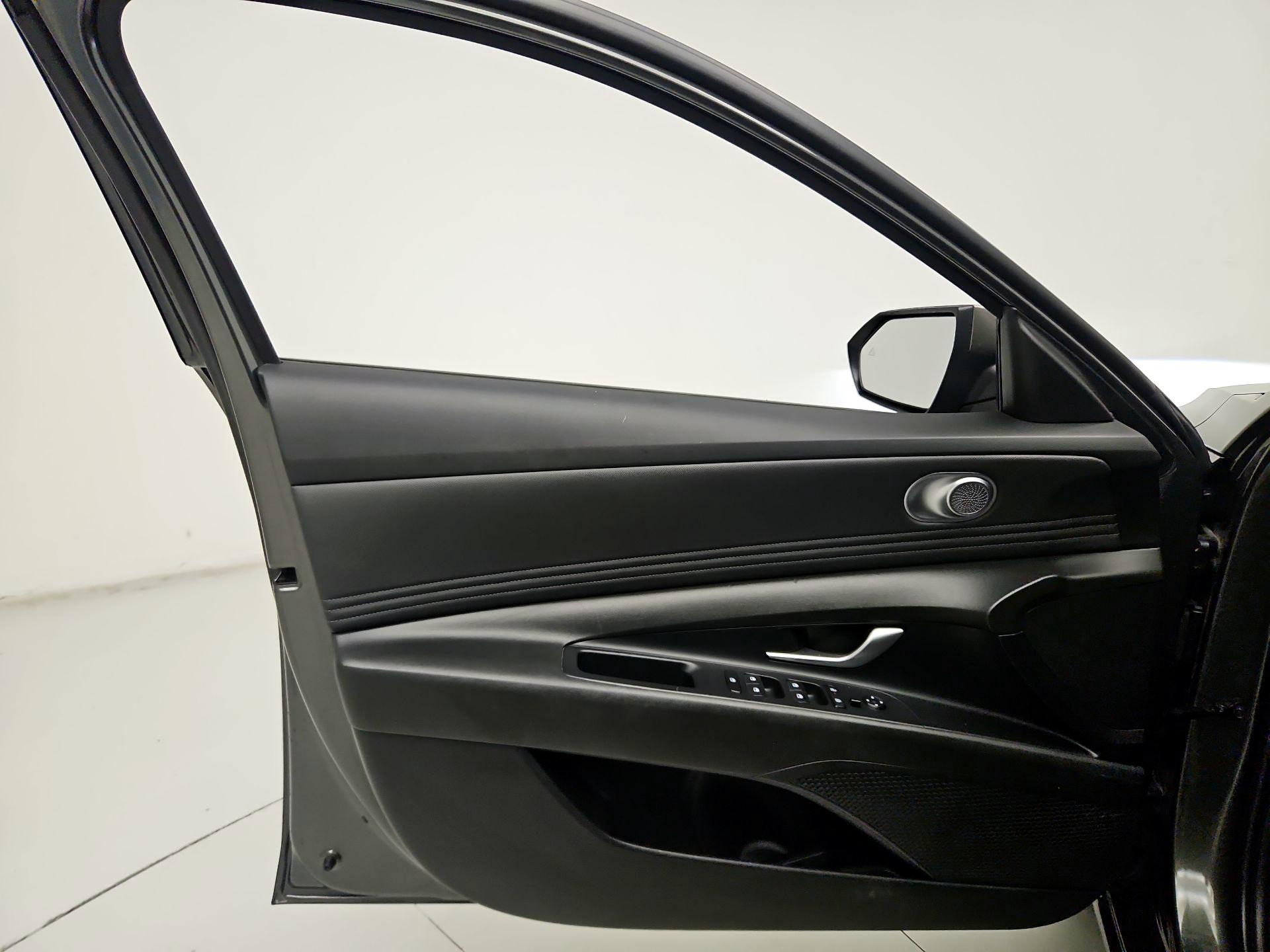 Thumbnail: 2024 Hyundai Elantra - 12