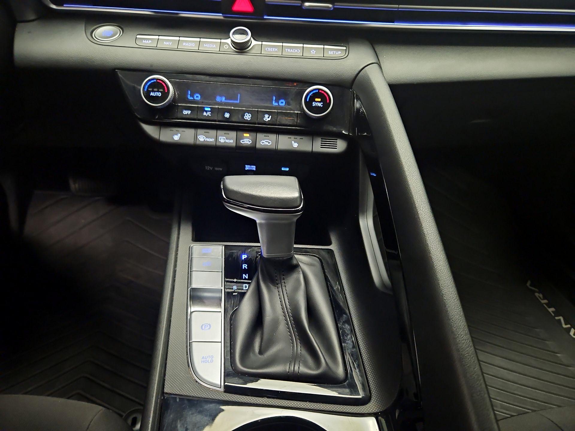 Thumbnail: 2024 Hyundai Elantra - 16