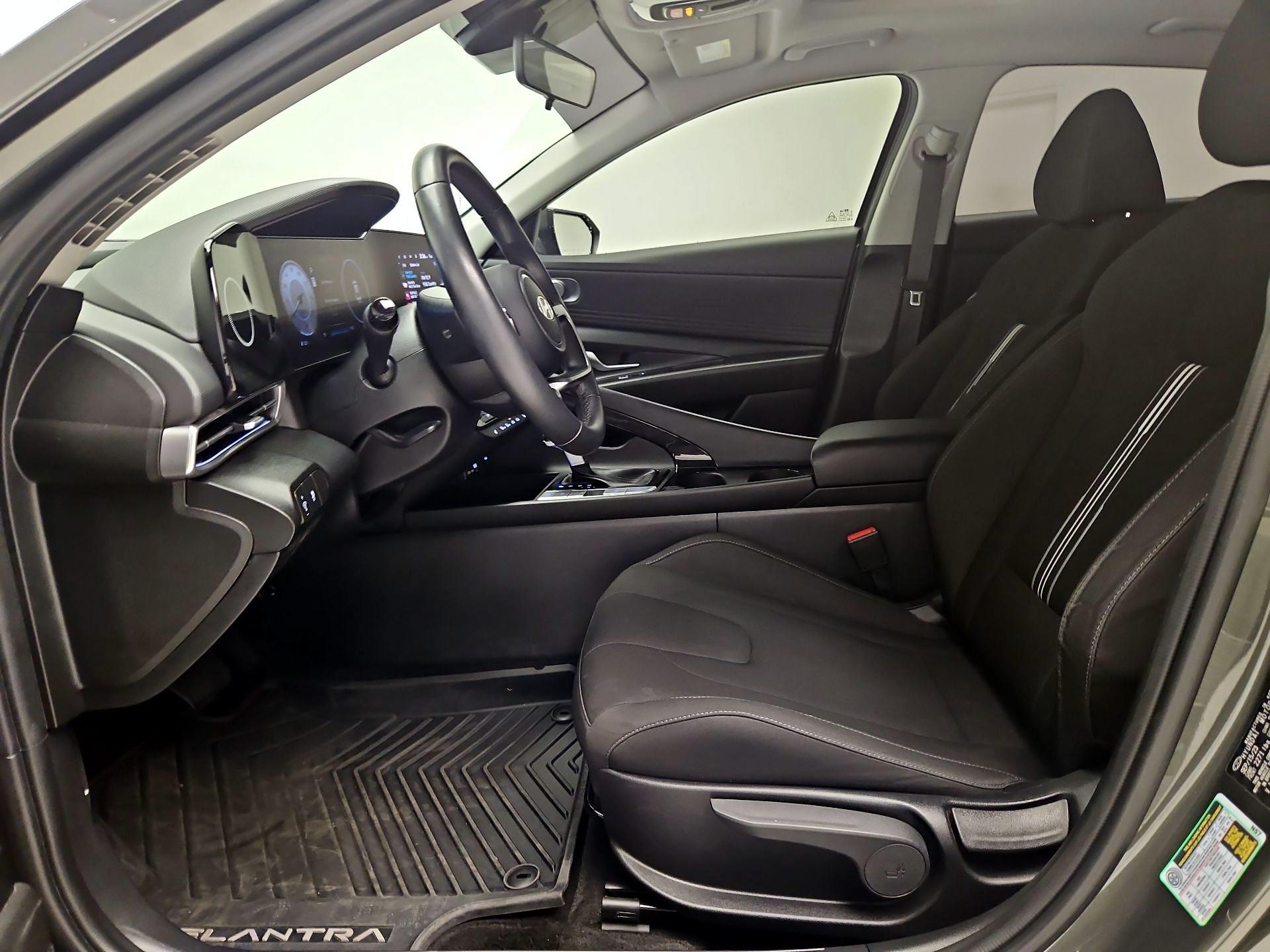 Thumbnail: 2024 Hyundai Elantra - 17