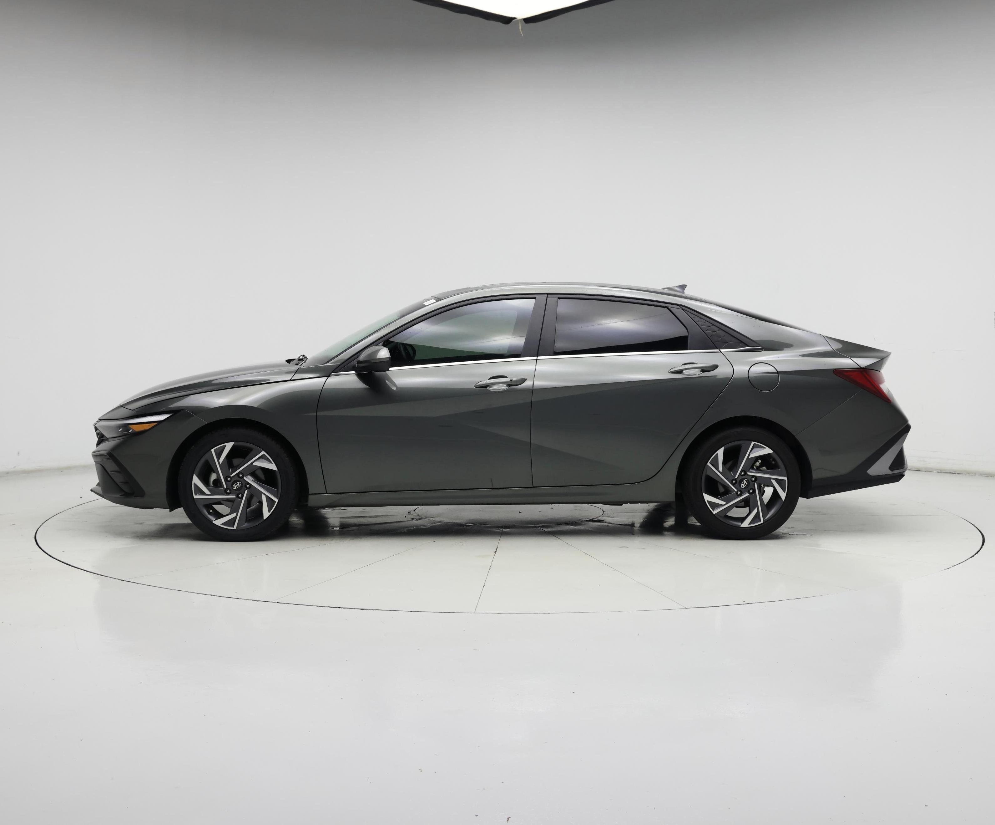 Thumbnail: 2024 Hyundai Elantra - 3