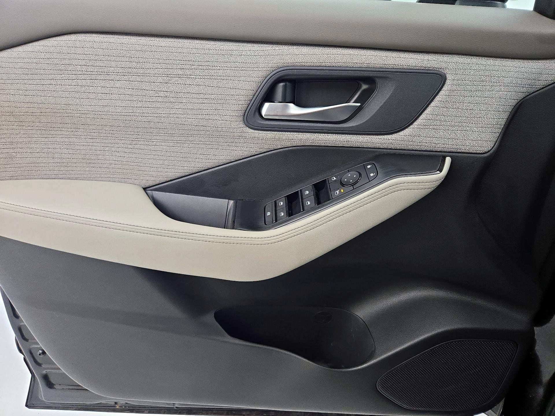 Thumbnail: 2023 Nissan Rogue - 12