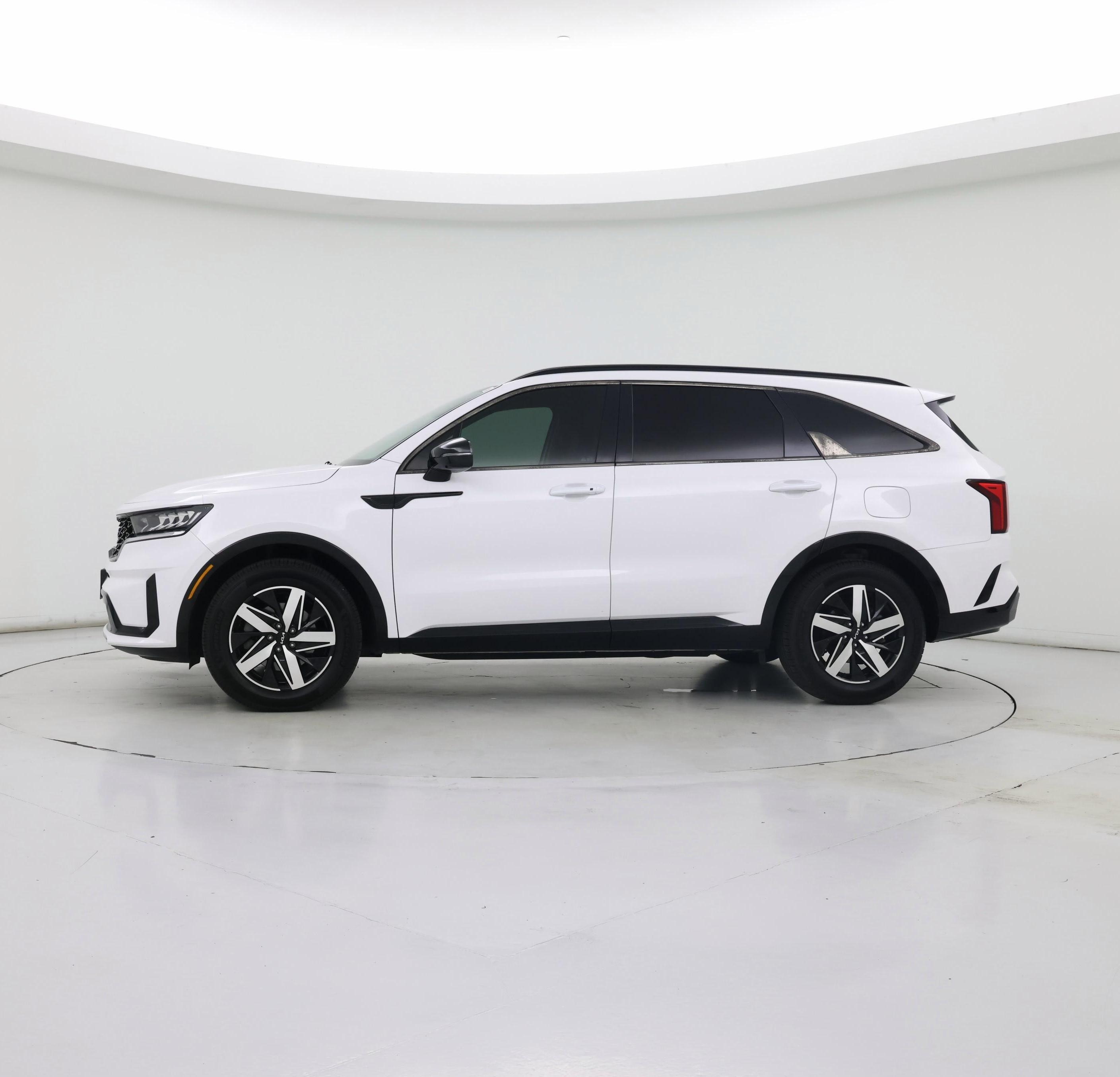 Thumbnail: 2022 Kia Sorento - 3
