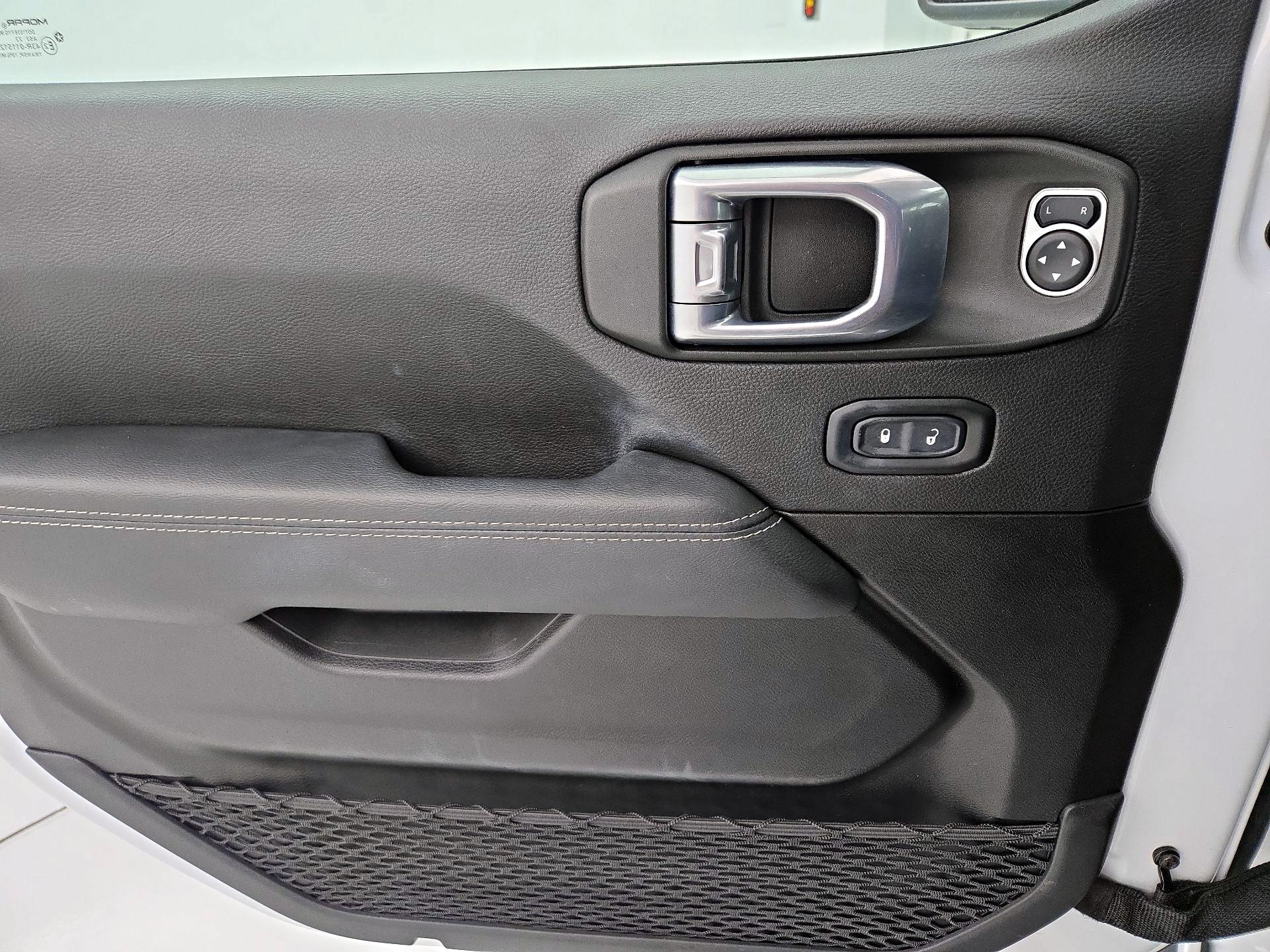 Thumbnail: 2022 Jeep Wrangler - 12