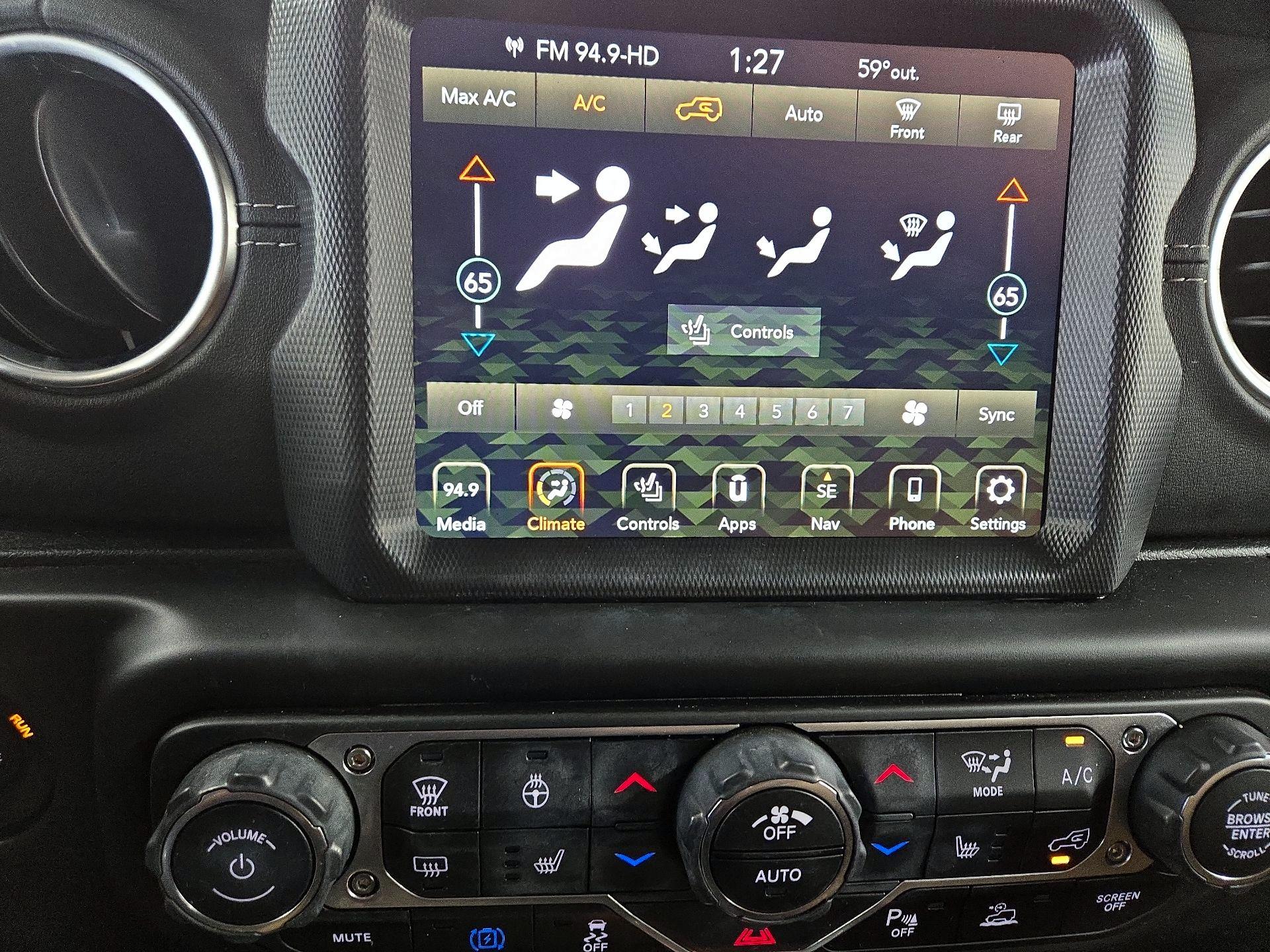 Thumbnail: 2022 Jeep Wrangler - 17